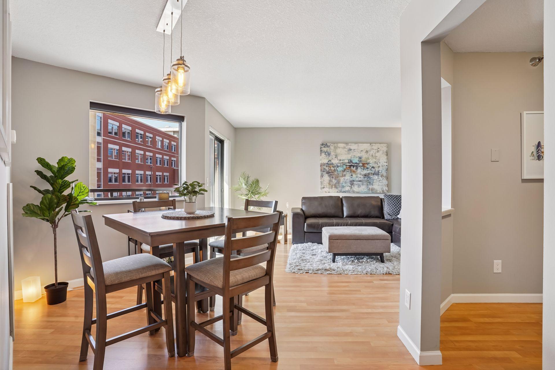 78 10th Street E Unit: 1010