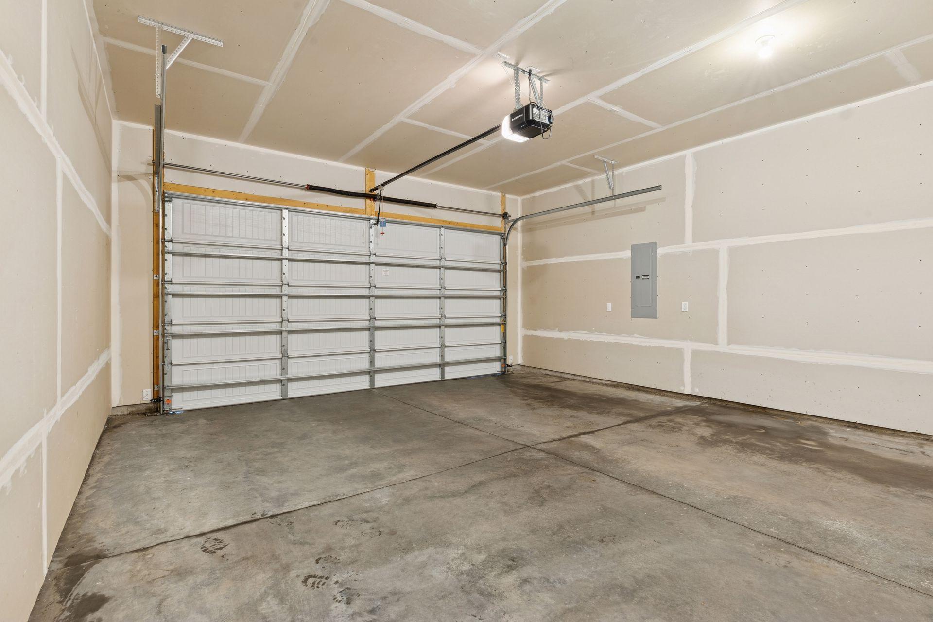 8060 Central Park Way N