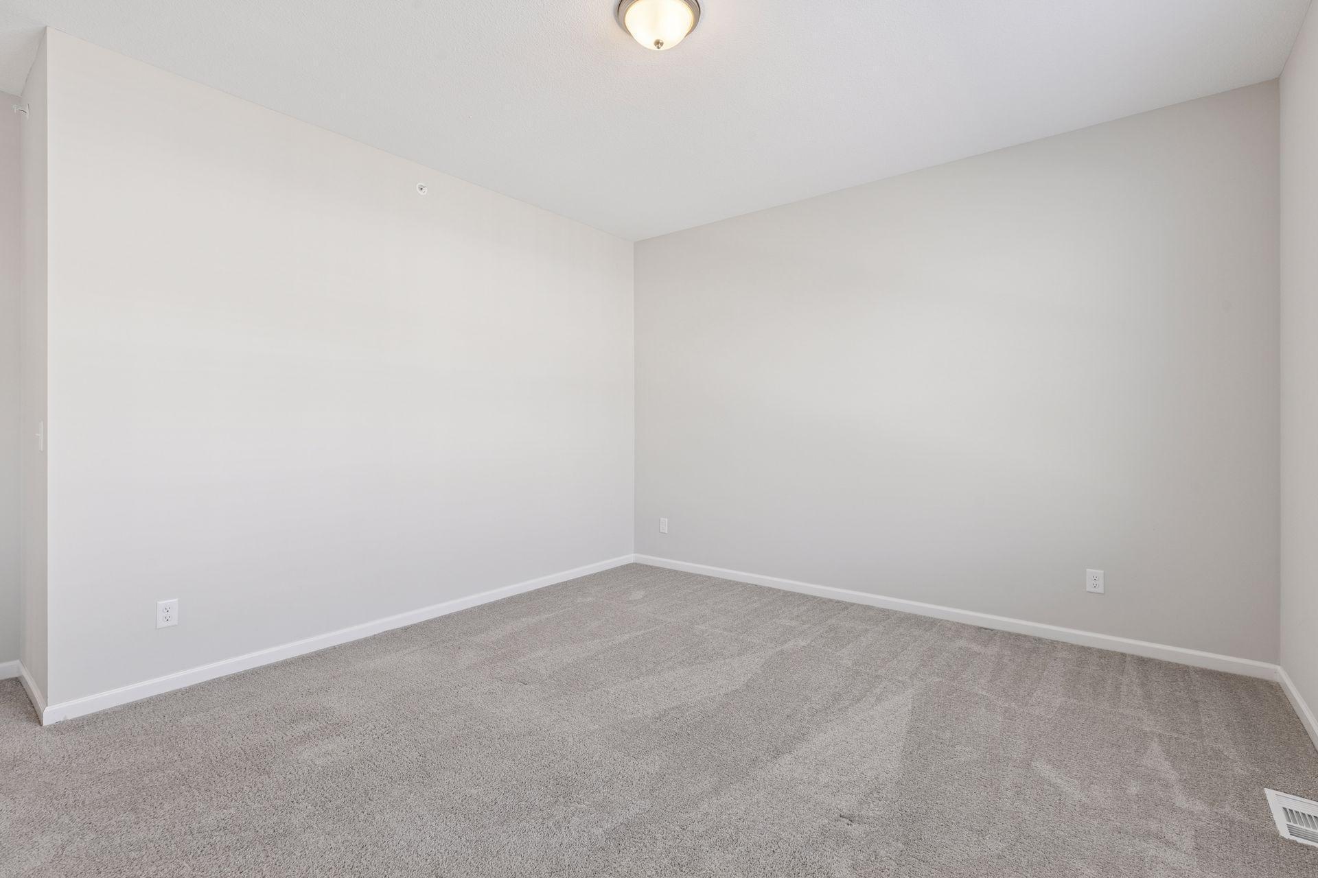 8060 Central Park Way N