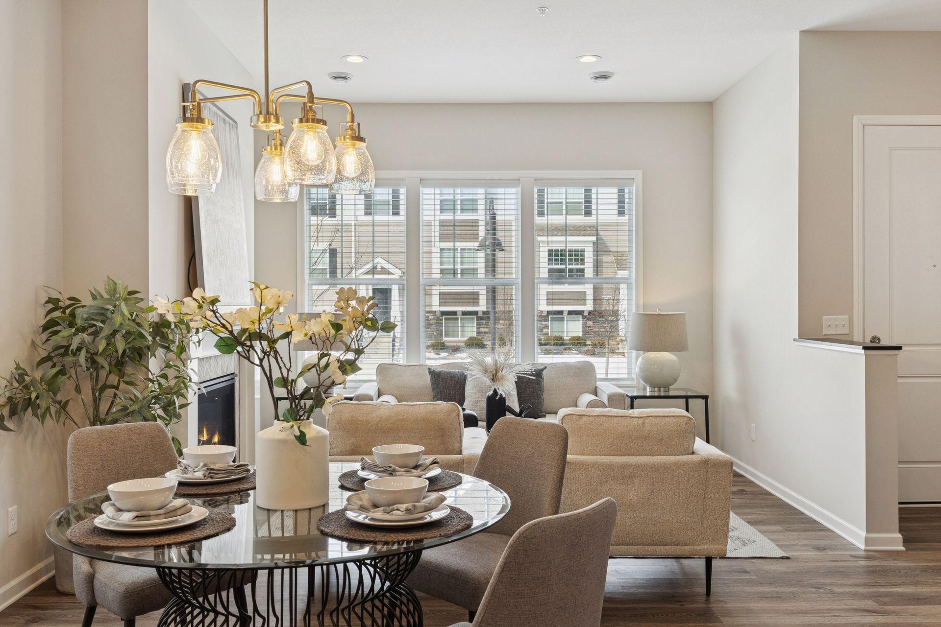 8060 Central Park Way N