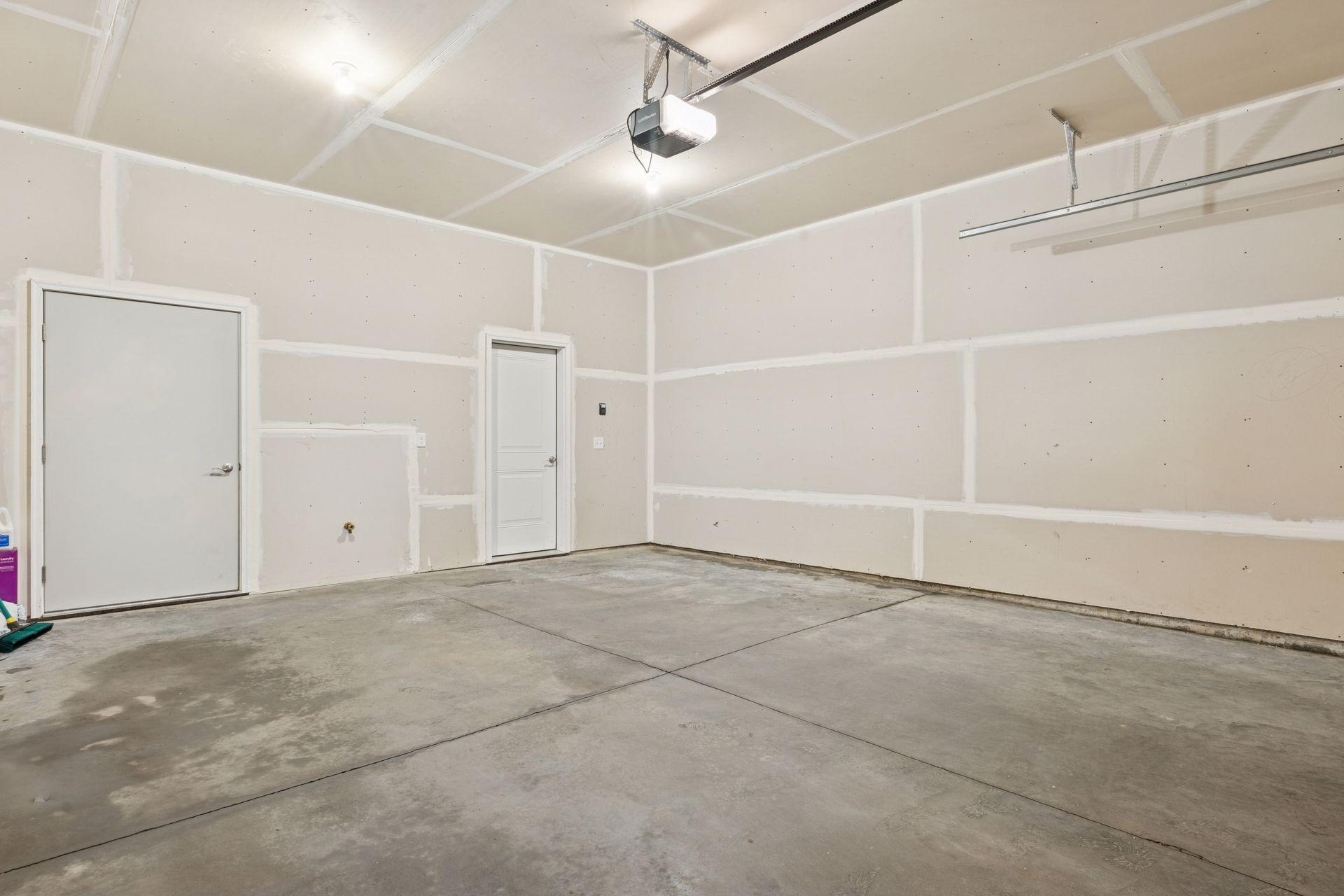 8060 Central Park Way N