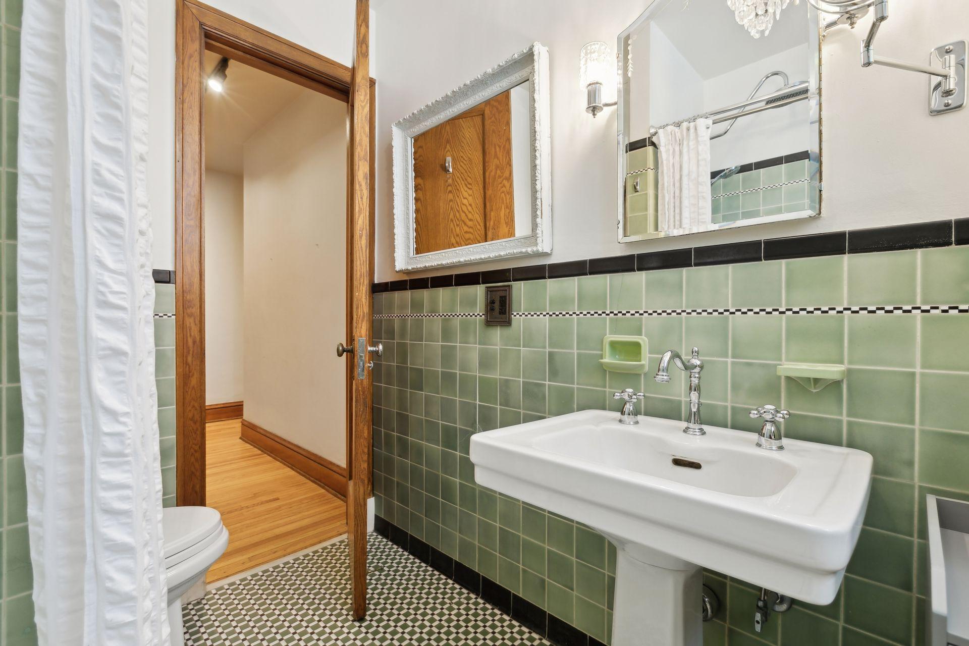 2615 Park Avenue Unit: B1