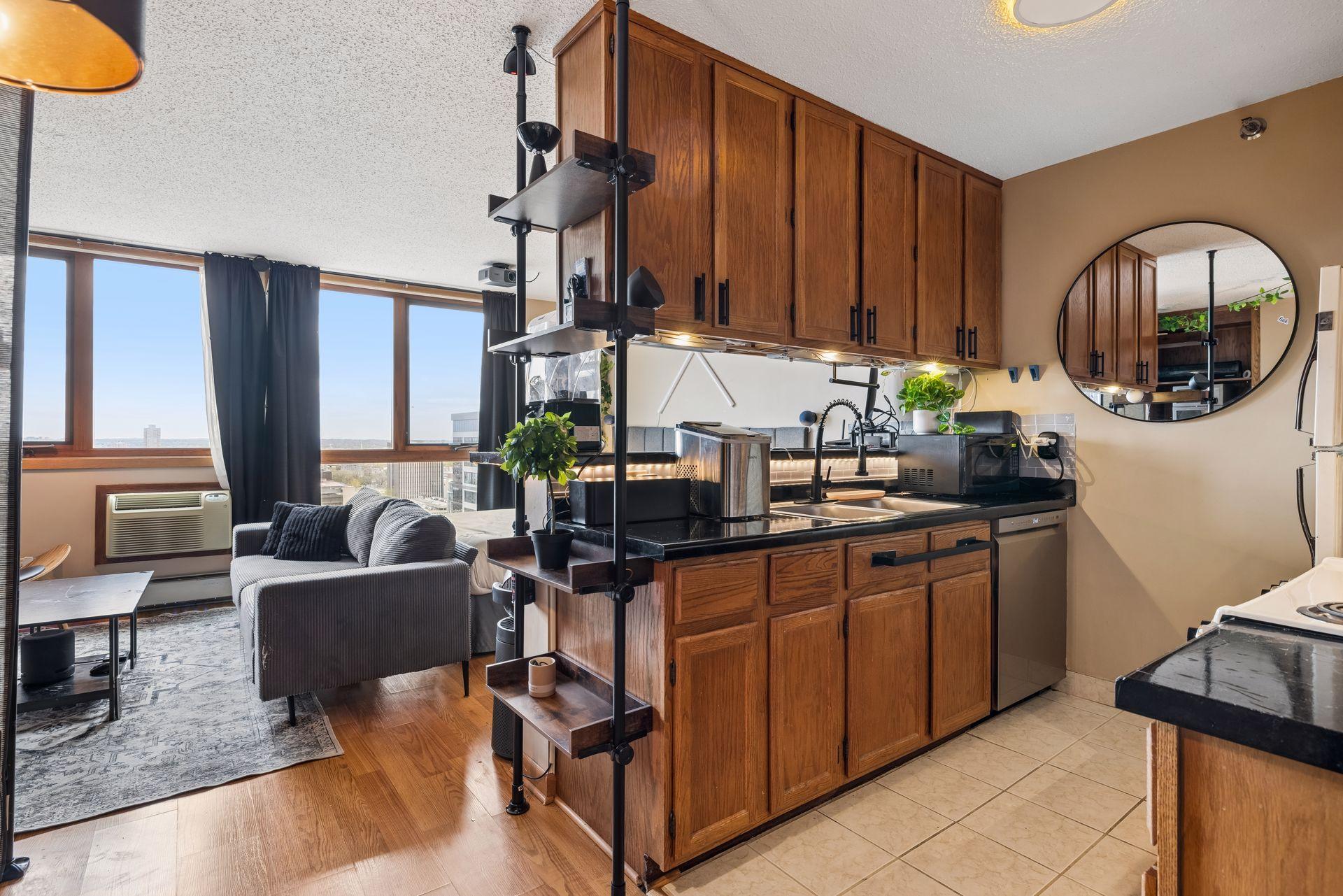 433 S 7th Street Unit: 1704