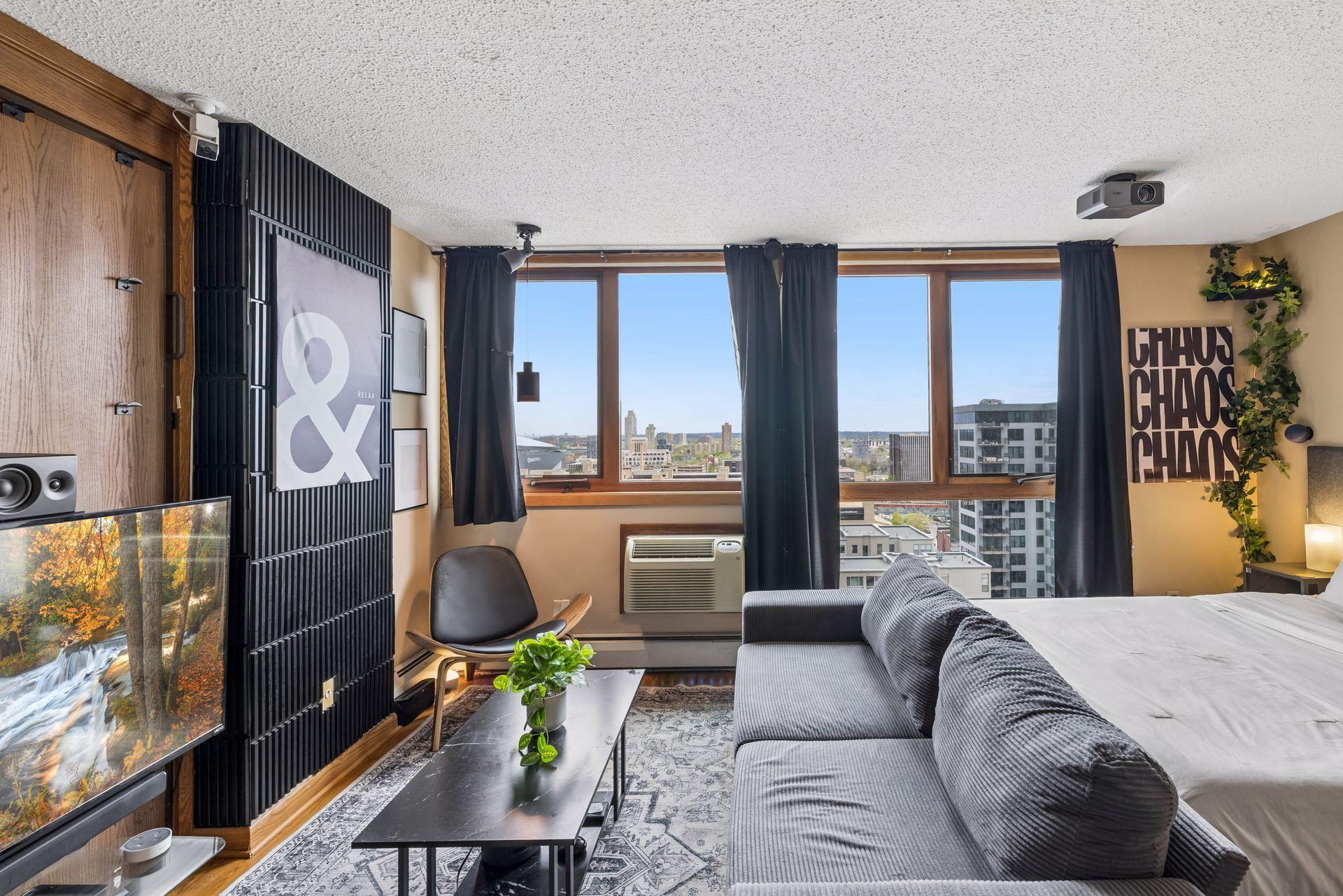 433 S 7th Street Unit: 1704