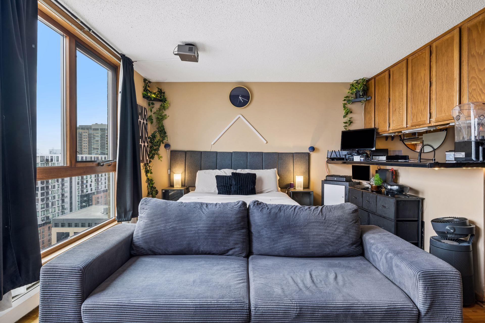 433 S 7th Street Unit: 1704