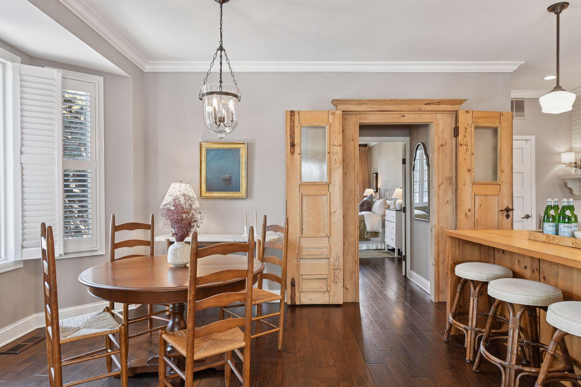 49 Island Avenue W