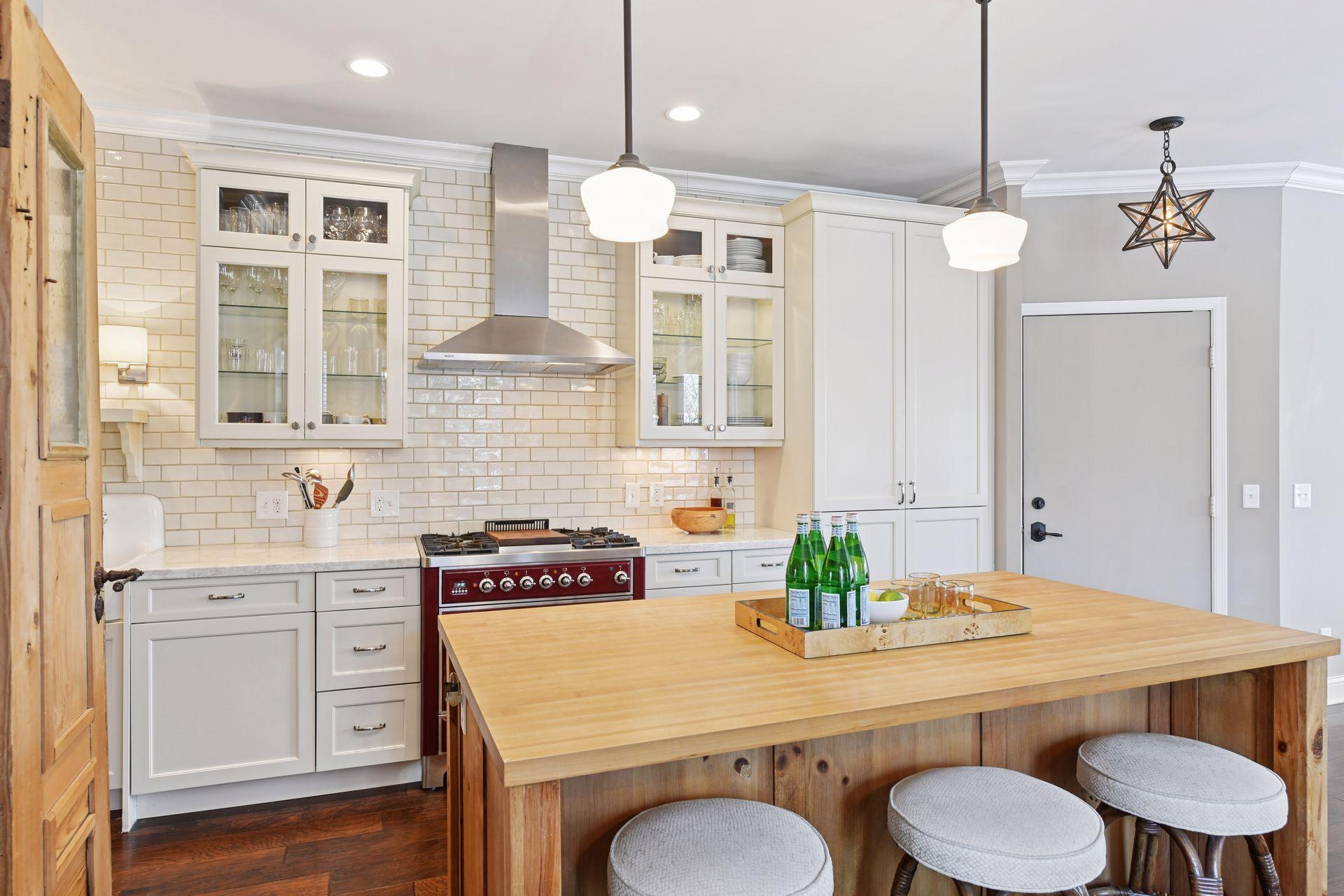 49 Island Avenue W