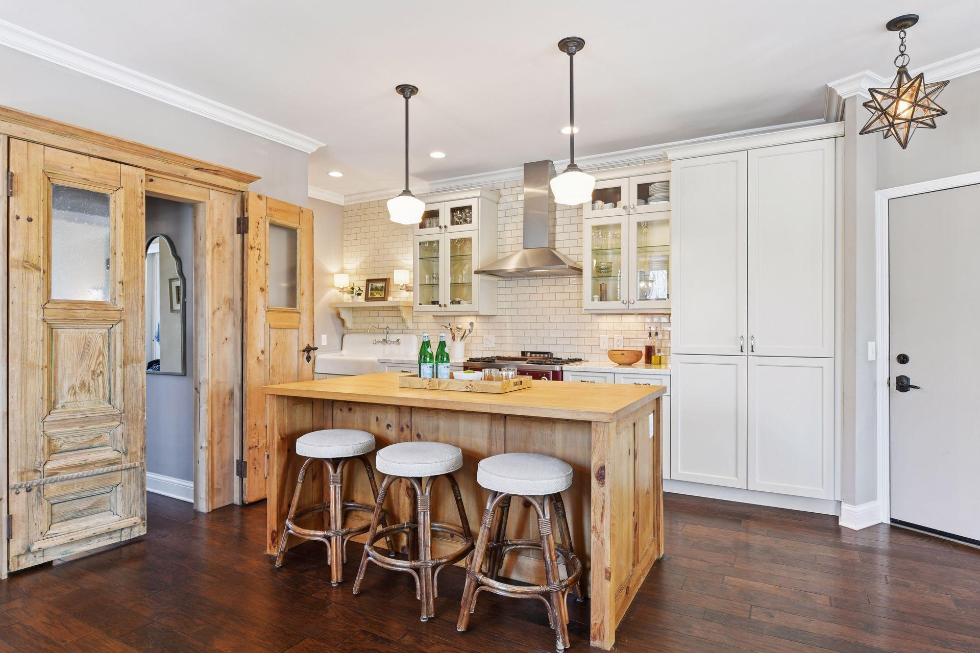 49 Island Avenue W