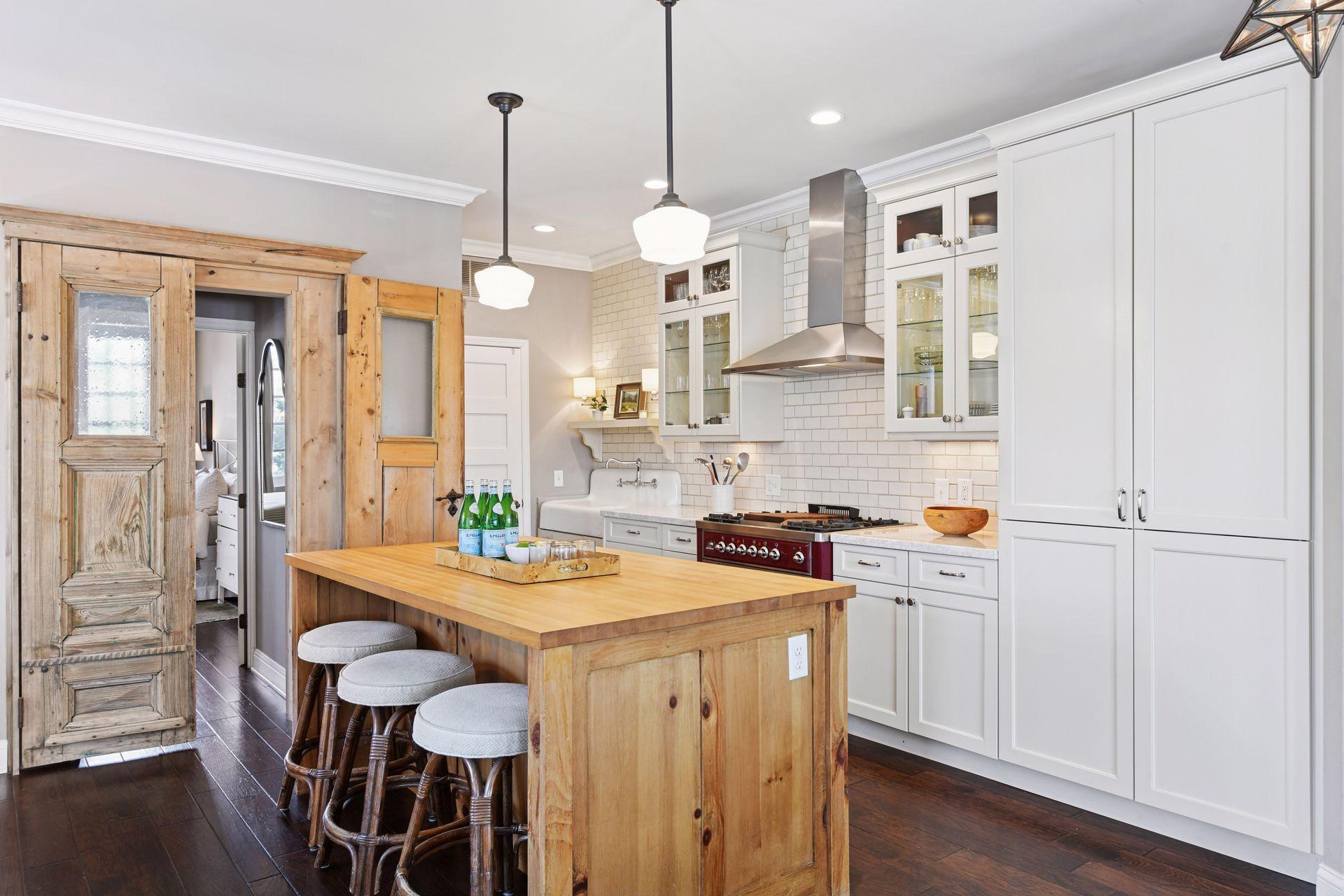 49 Island Avenue W