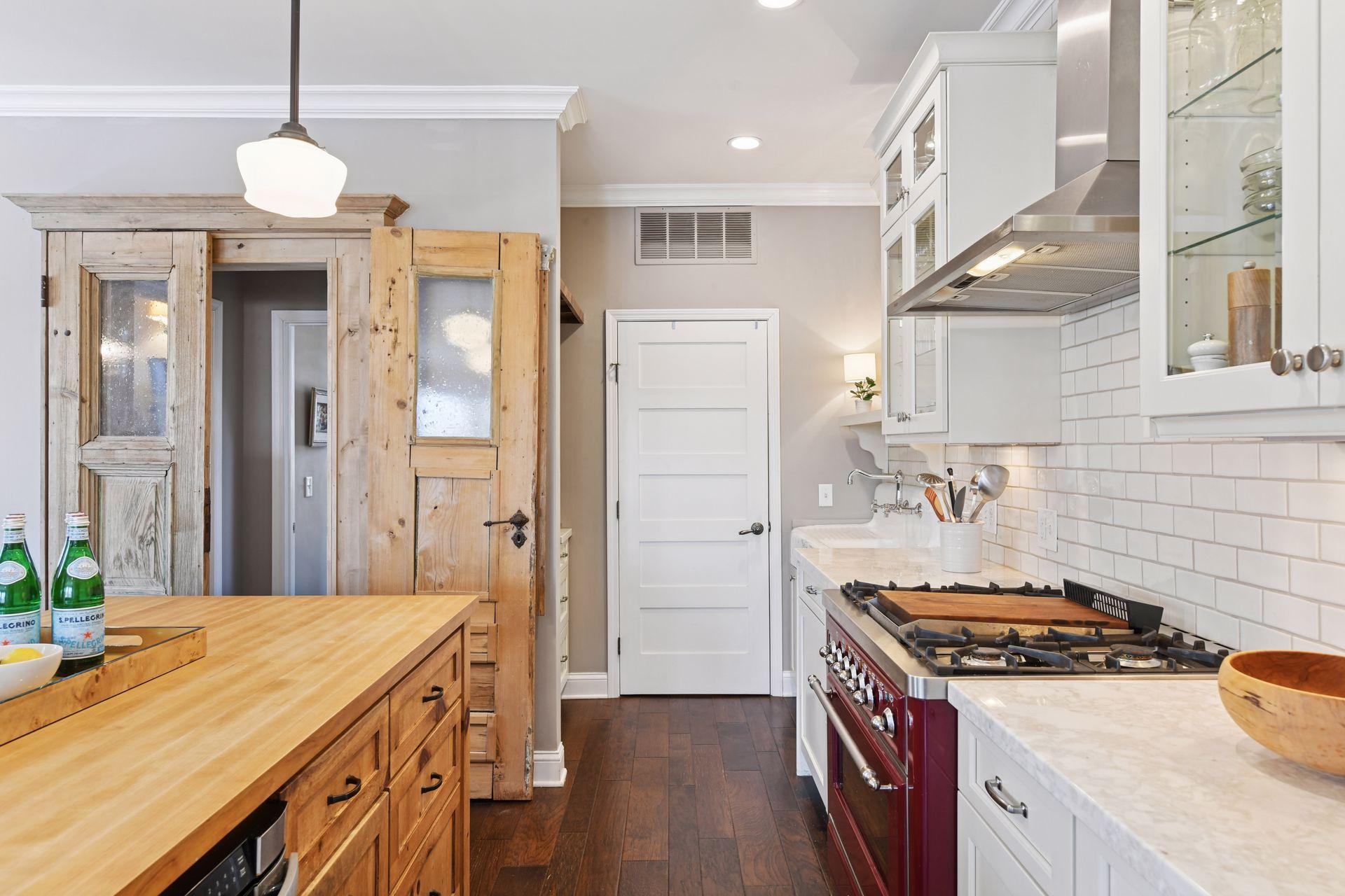 49 Island Avenue W