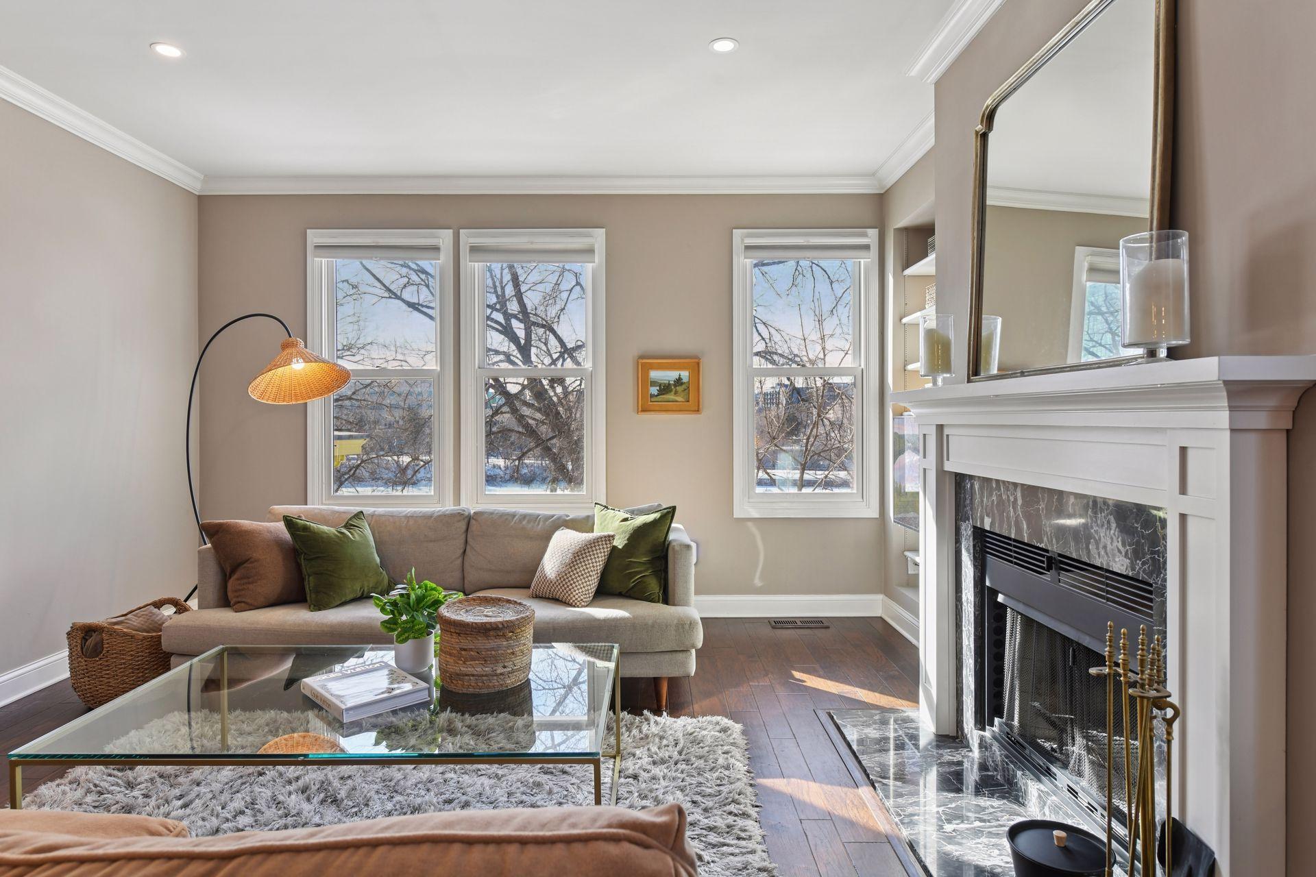 49 Island Avenue W