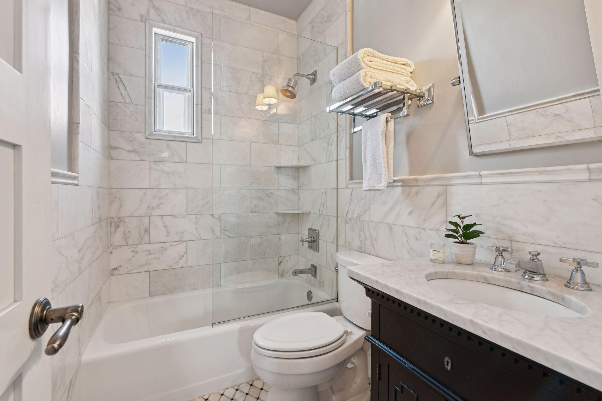 49 Island Avenue W