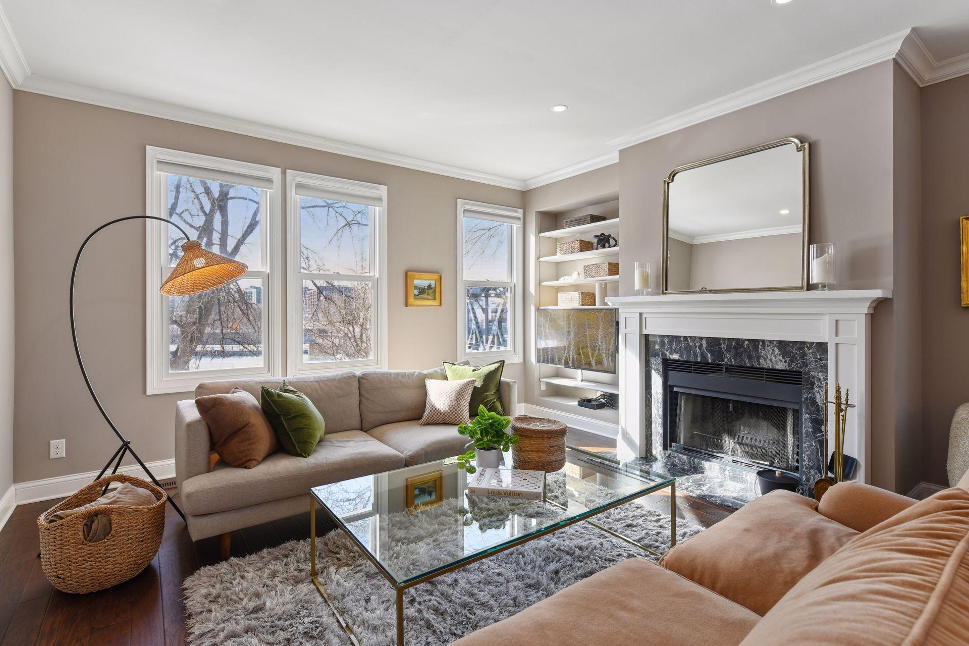 49 Island Avenue W
