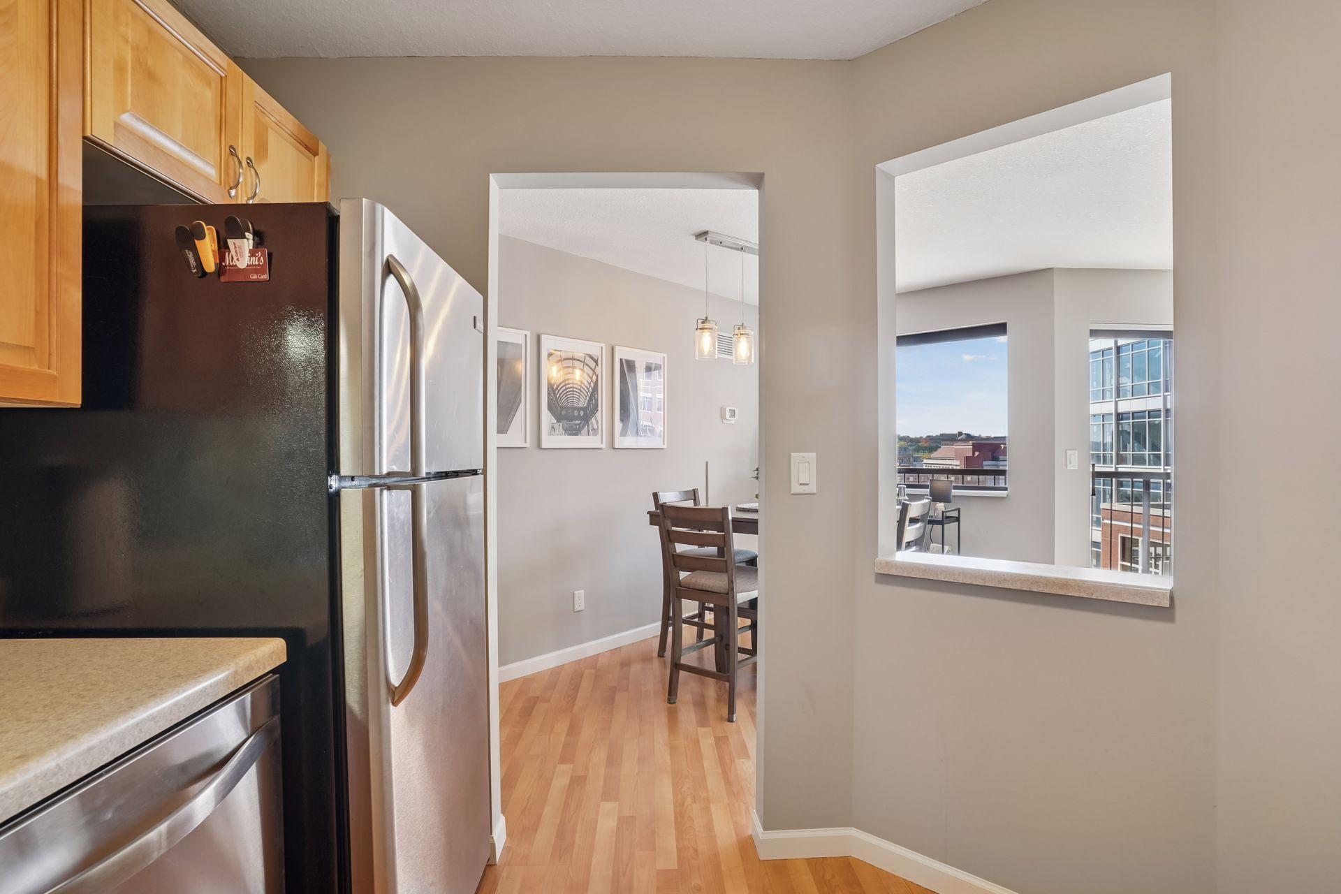 78 10th Street E Unit: 1010