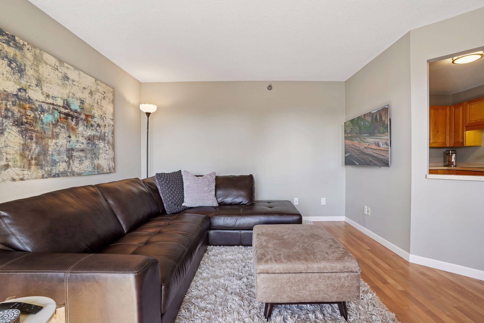 78 10th Street E Unit: 1010