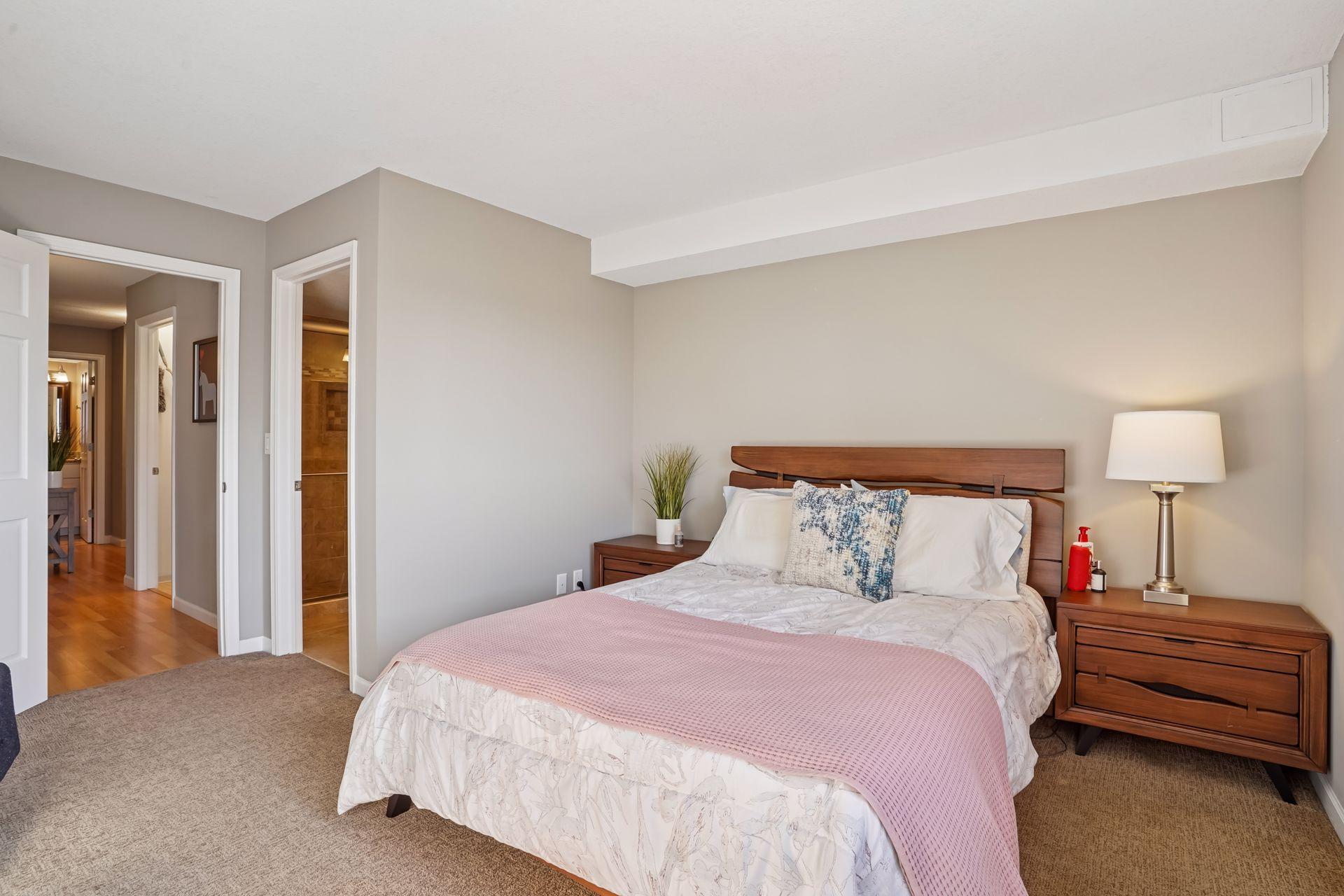 78 10th Street E Unit: 1010