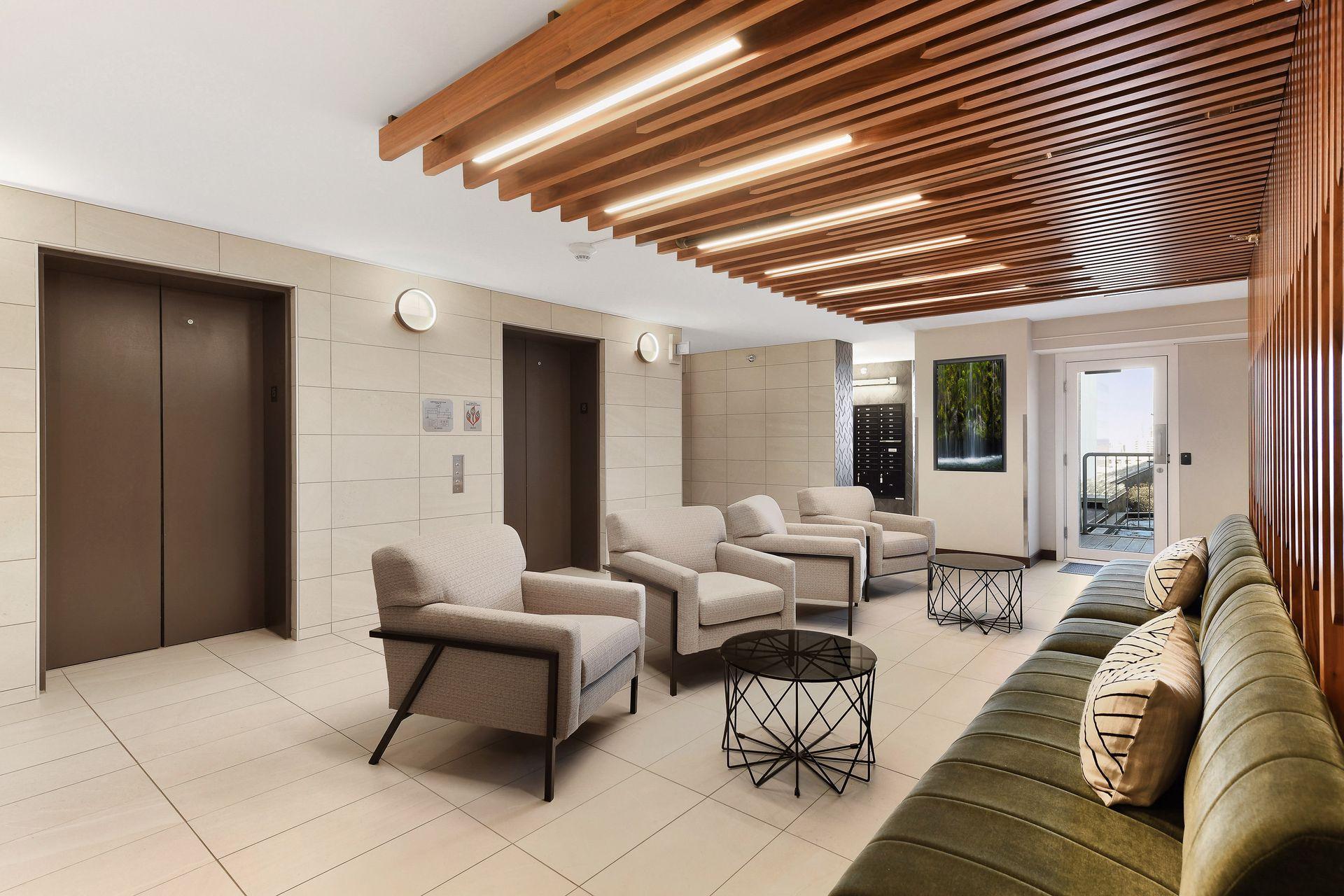 433 S 7th Street Unit: 2020