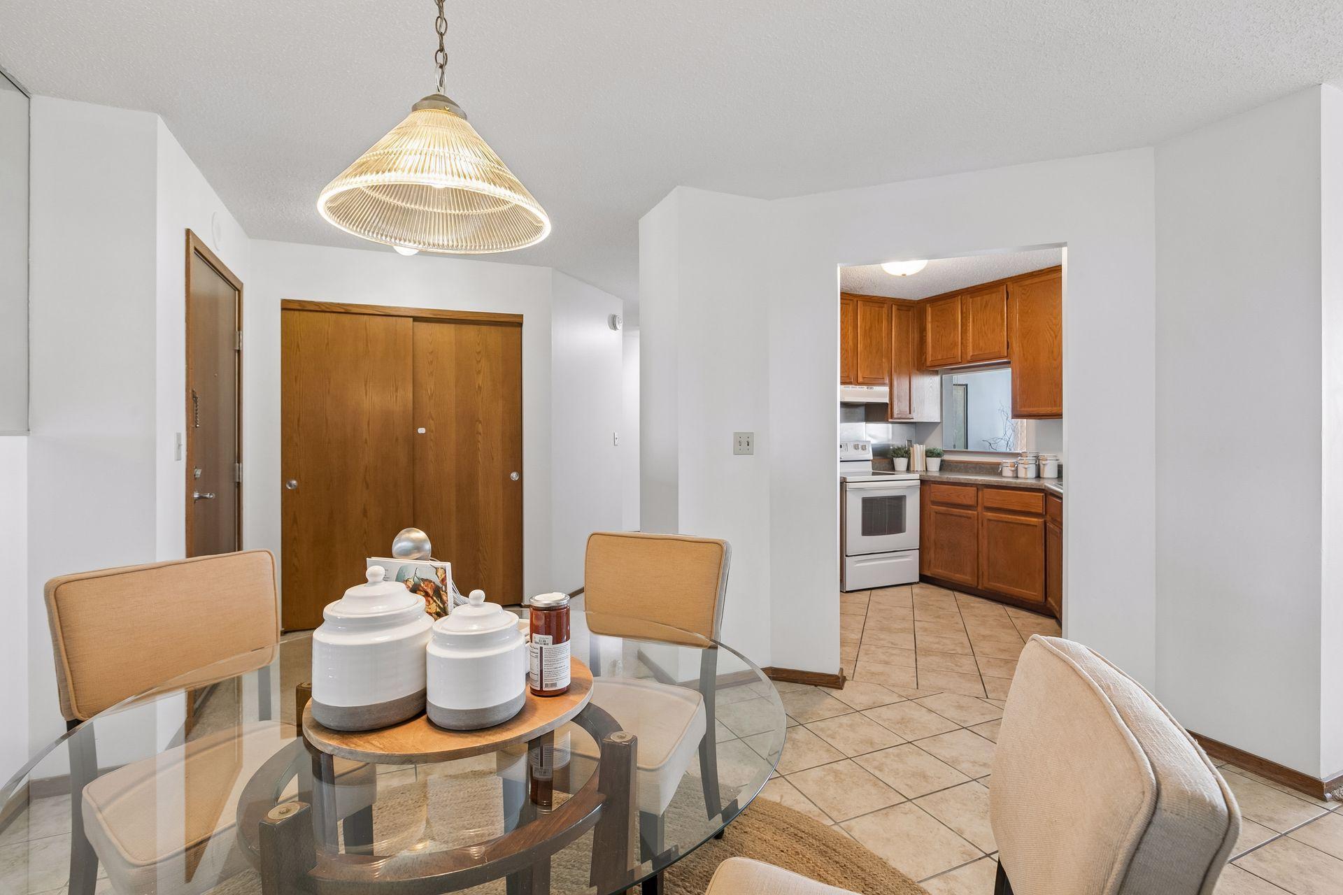 433 S 7th Street Unit: 2020