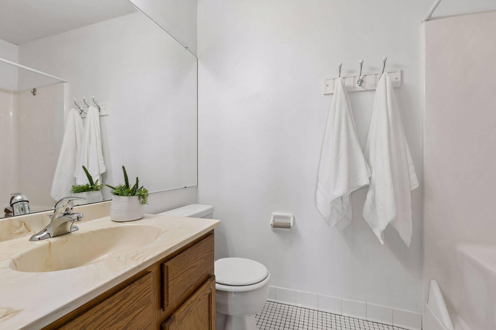 433 S 7th Street Unit: 2020
