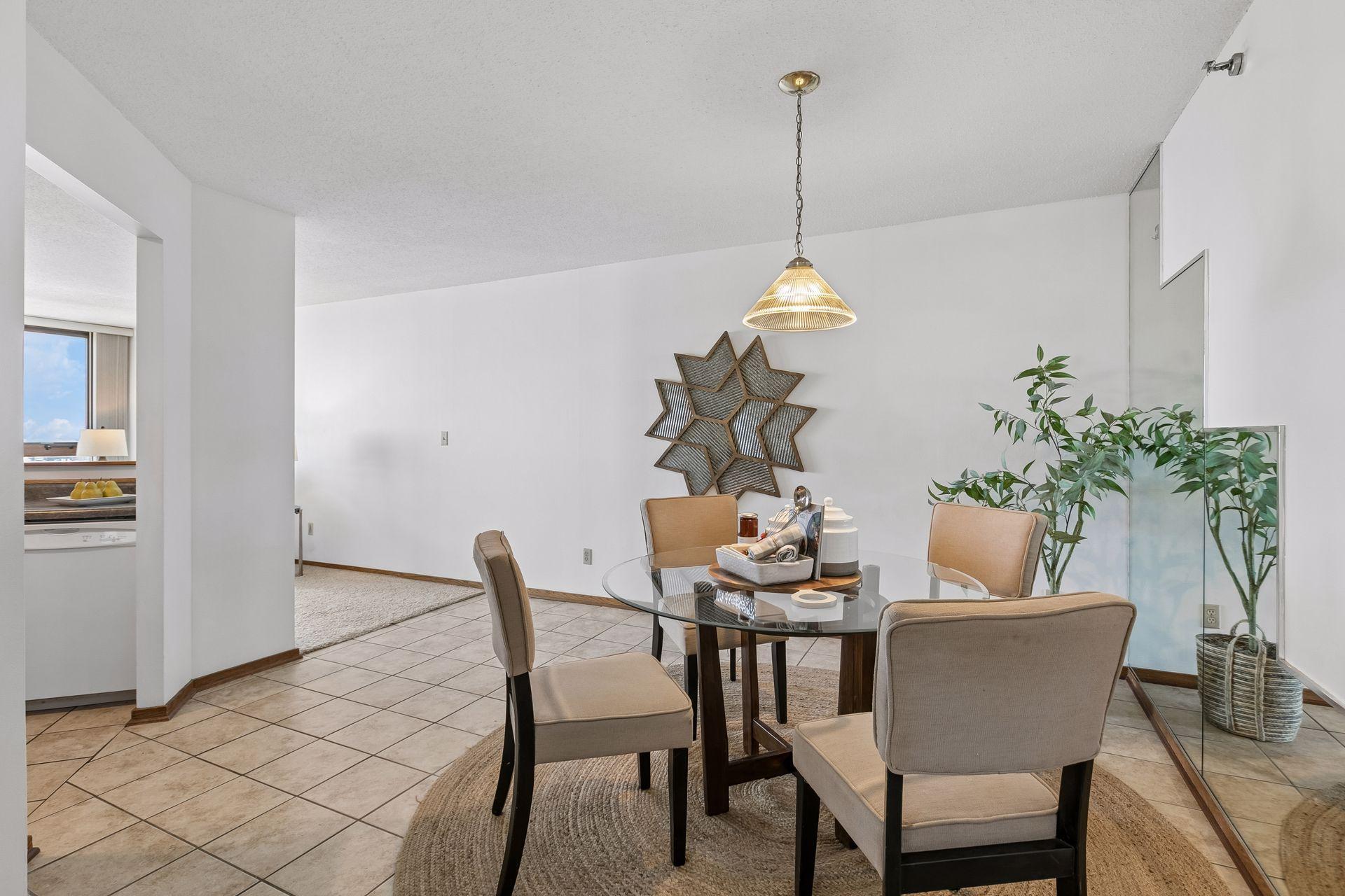 433 S 7th Street Unit: 2020