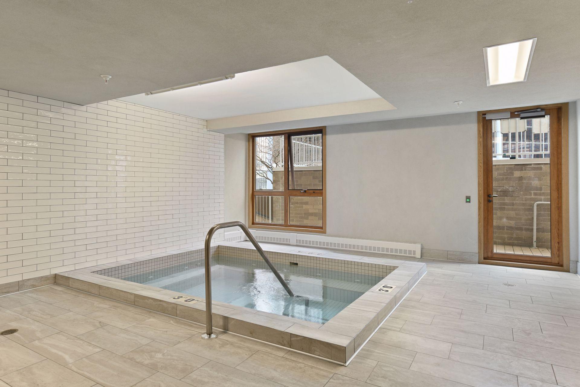 433 S 7th Street Unit: 2020