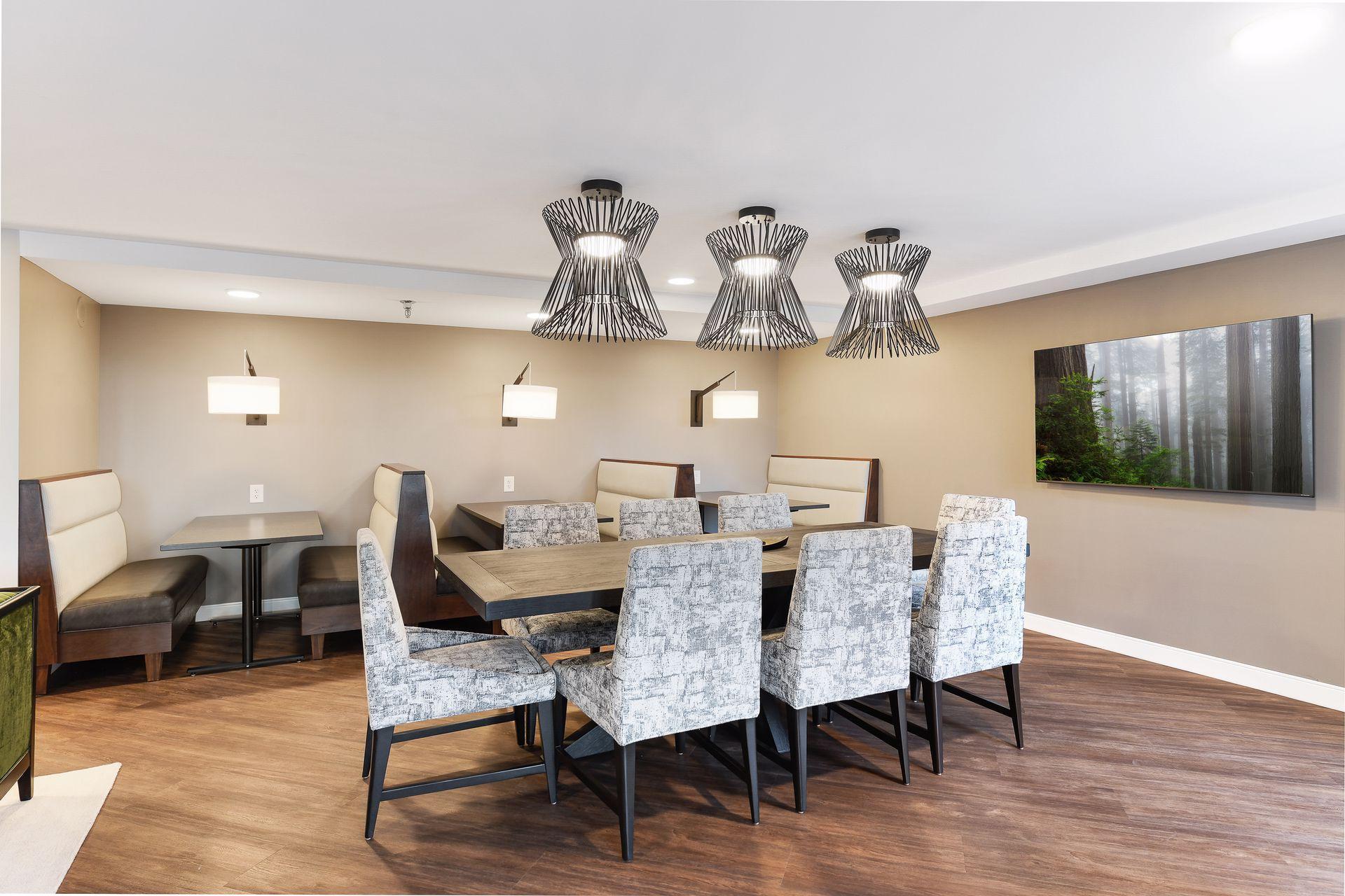 433 S 7th Street Unit: 2020