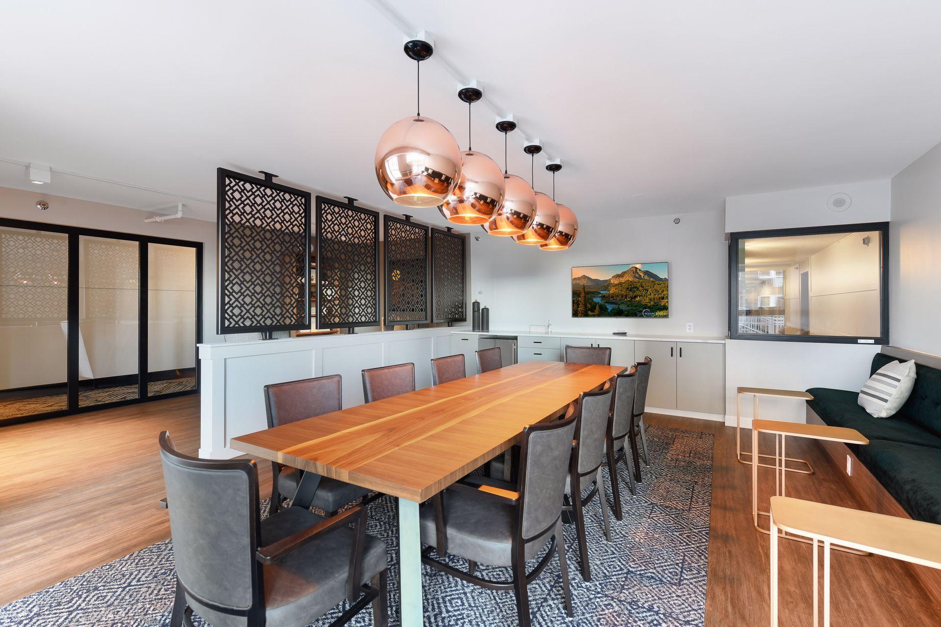 433 S 7th Street Unit: 2020
