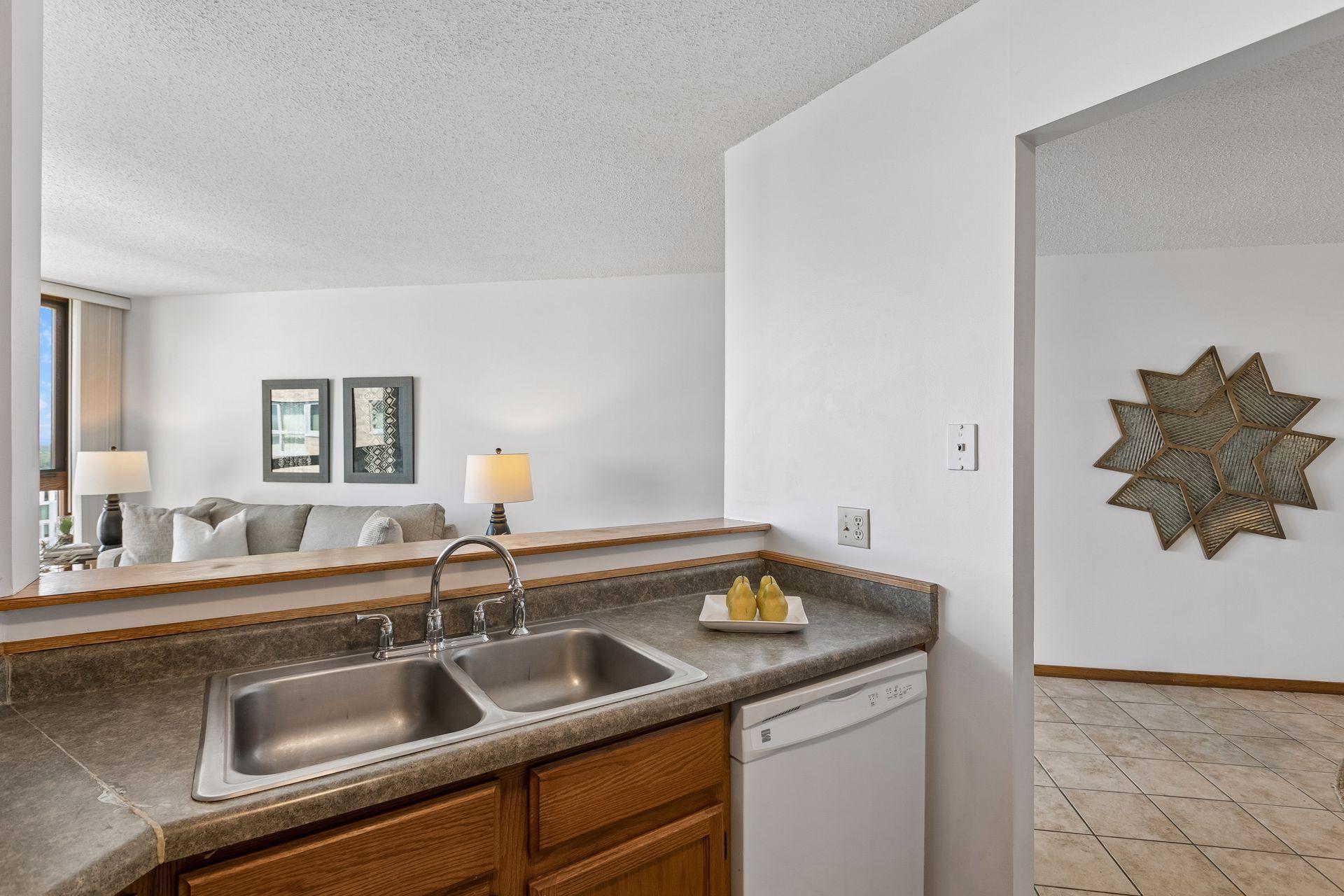 433 S 7th Street Unit: 2020