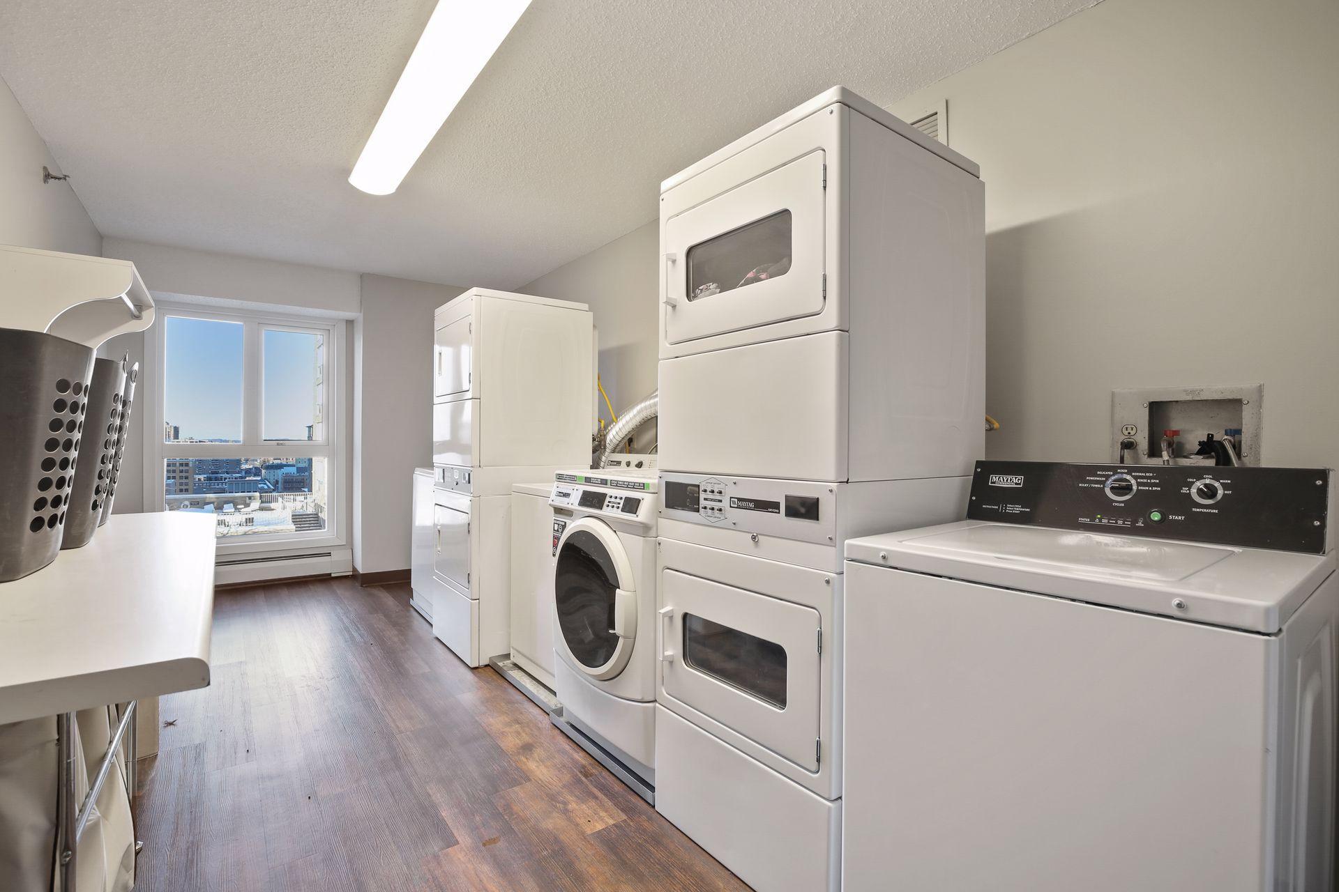 433 S 7th Street Unit: 2020