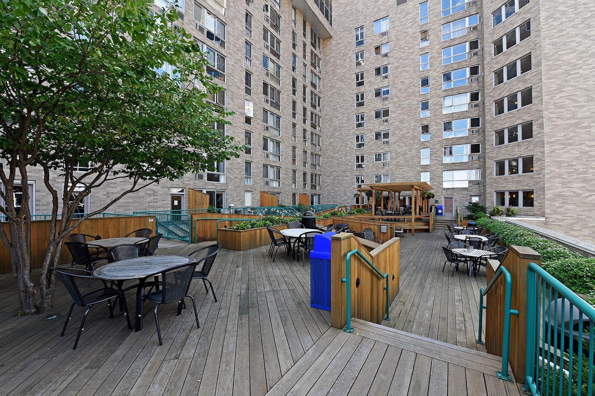 433 S 7th Street Unit: 2020