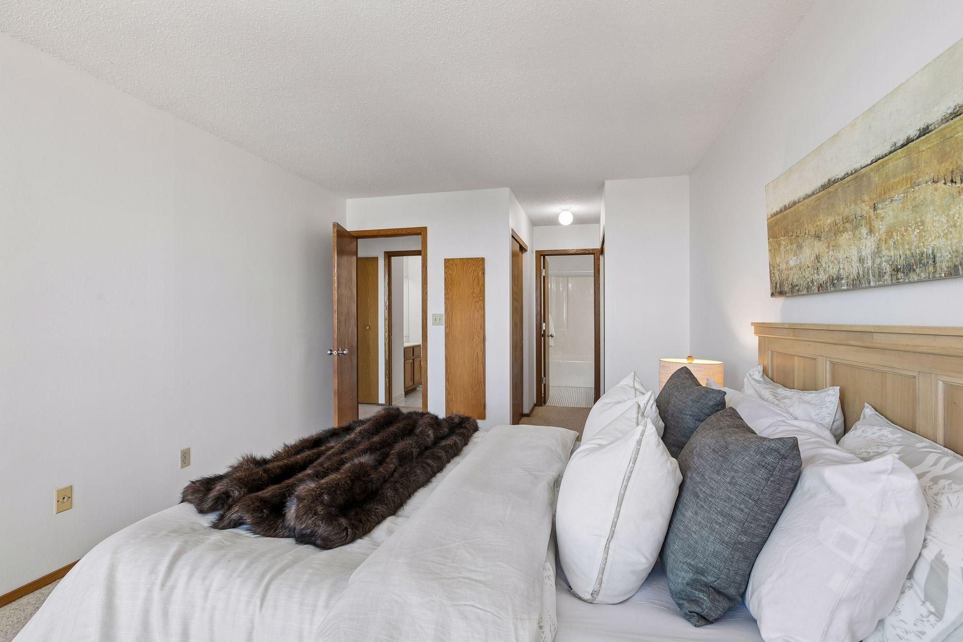 433 S 7th Street Unit: 2020