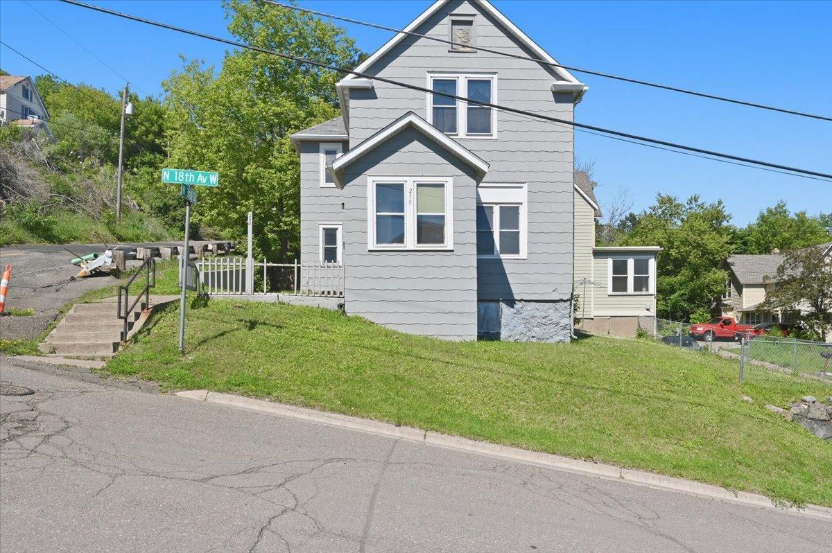 230 N 18th Avenue W