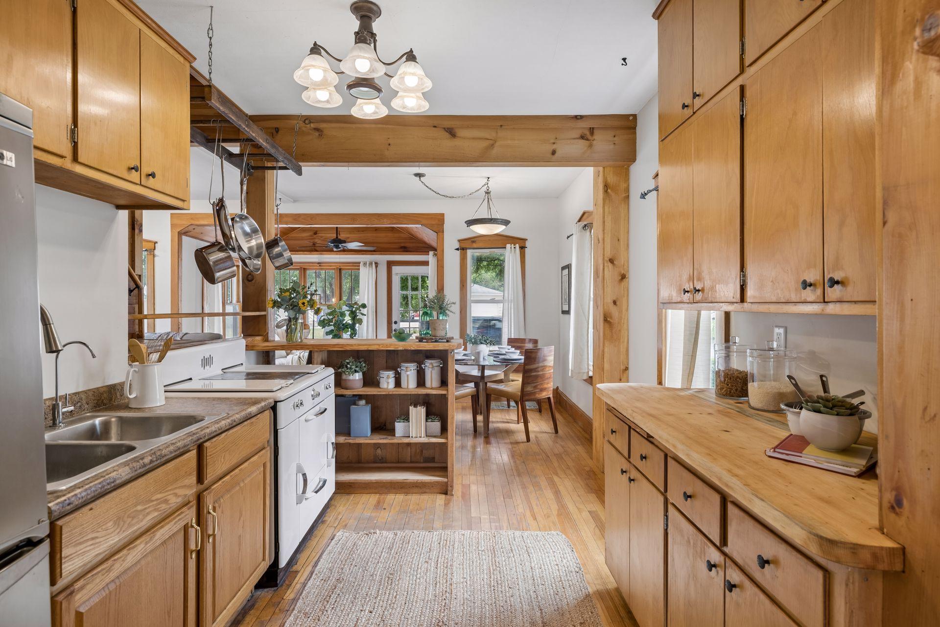 299 Sidney Street W