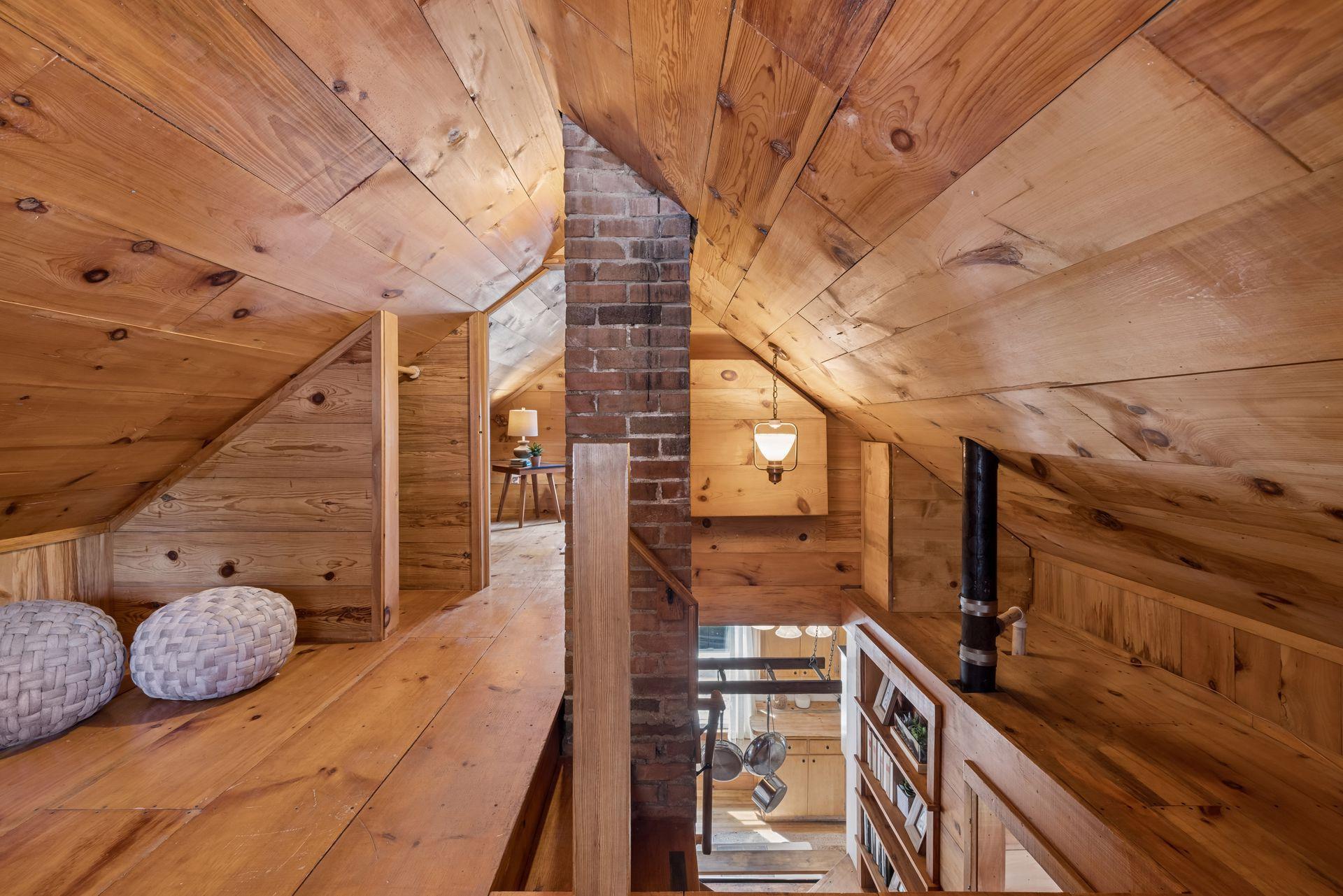 299 Sidney Street W