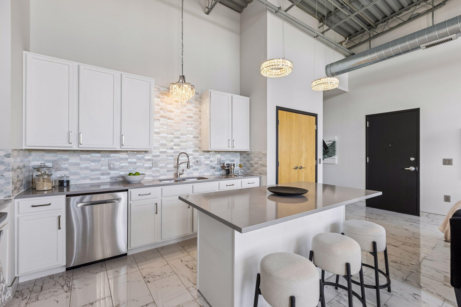 1701 Madison Street NE Unit: 404
