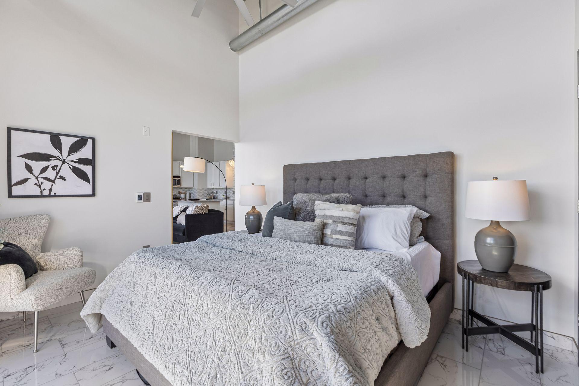 1701 Madison Street NE Unit: 404