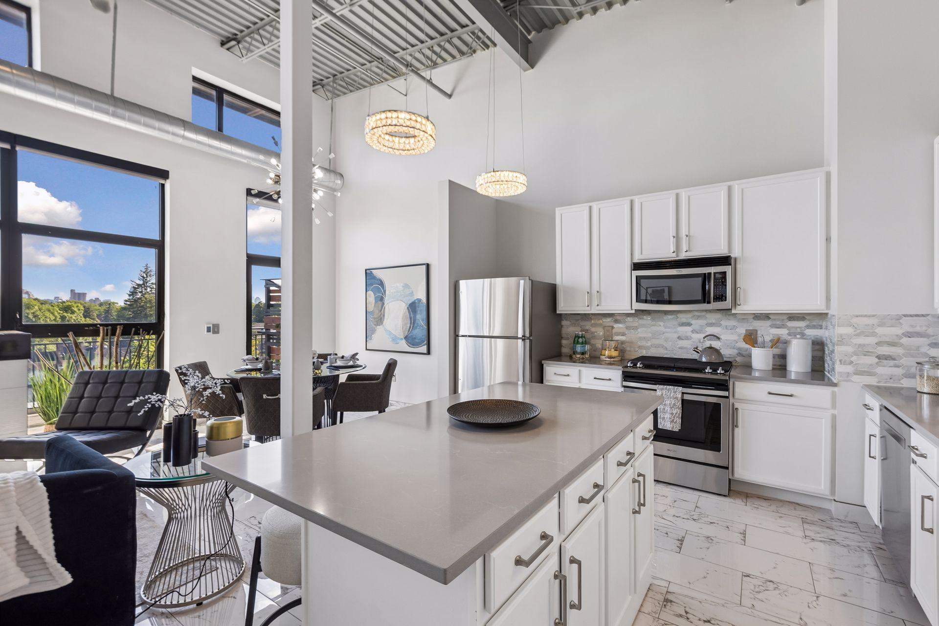 1701 Madison Street NE Unit: 404
