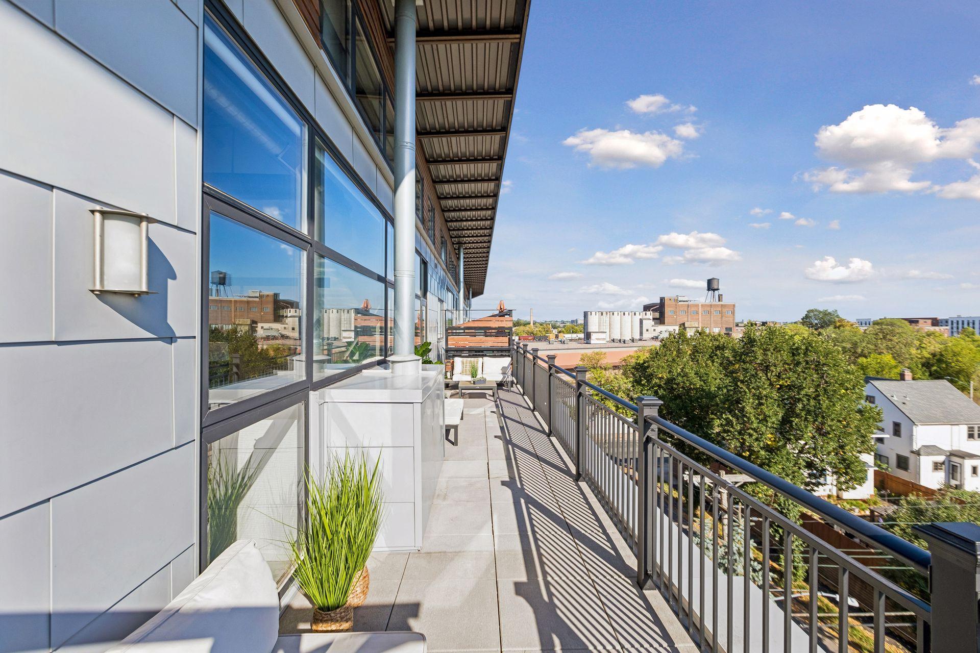 1701 Madison Street NE Unit: 404