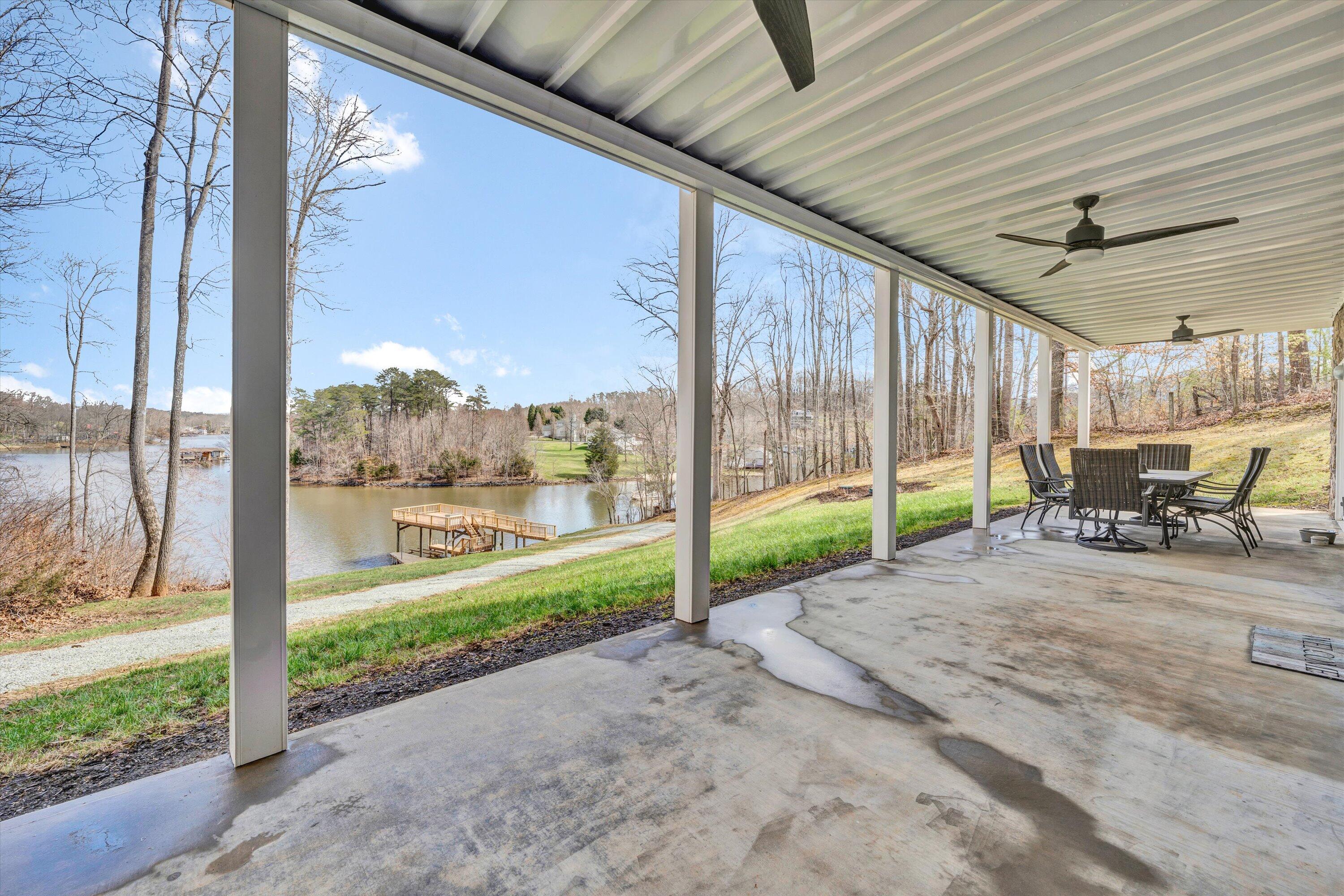 565 Backwoods LN