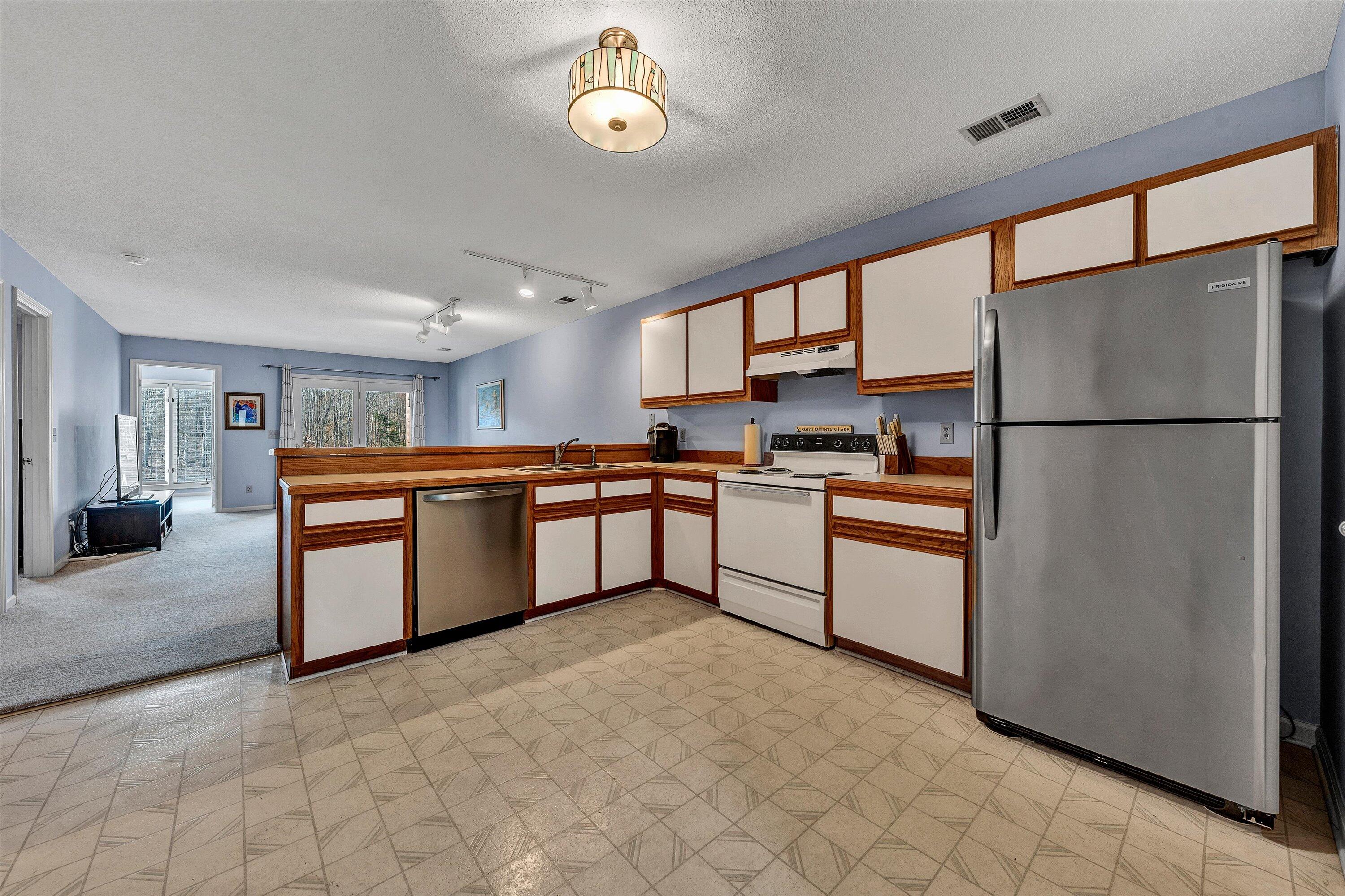 600 Montevista RD Unit: 802