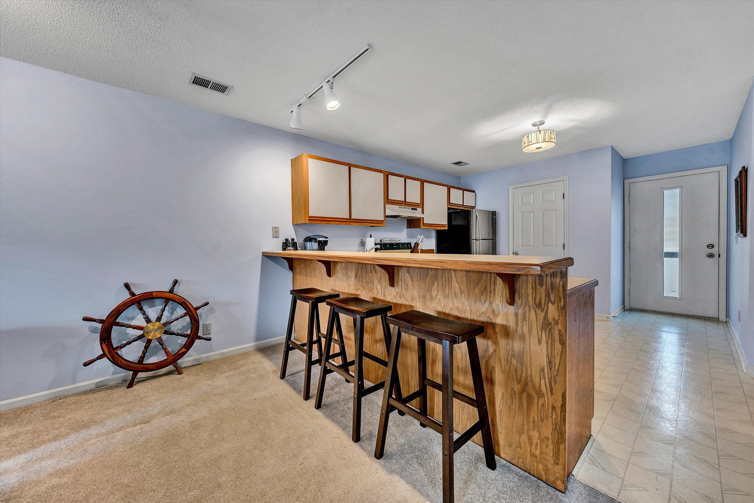 600 Montevista RD Unit: 802