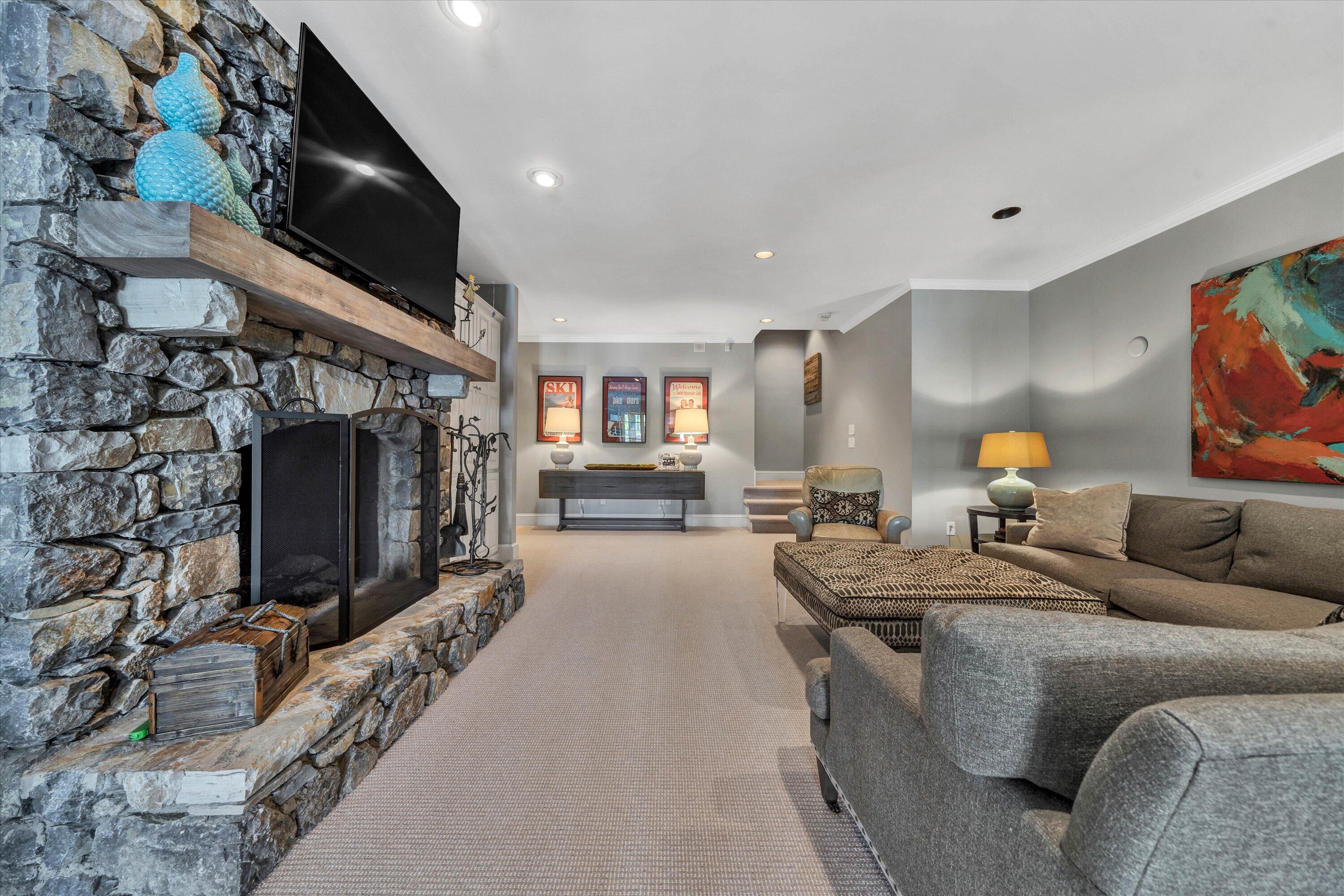 330 Upland Shores DR