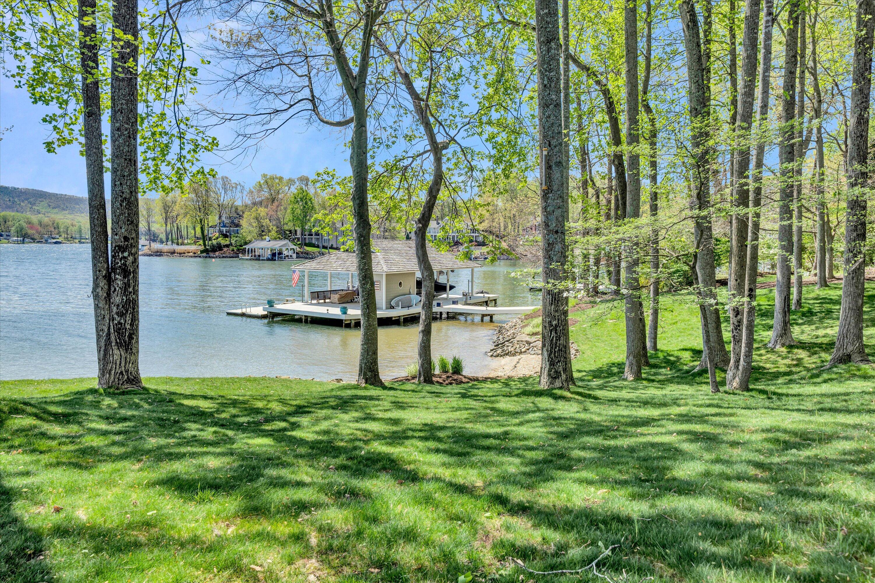 330 Upland Shores DR