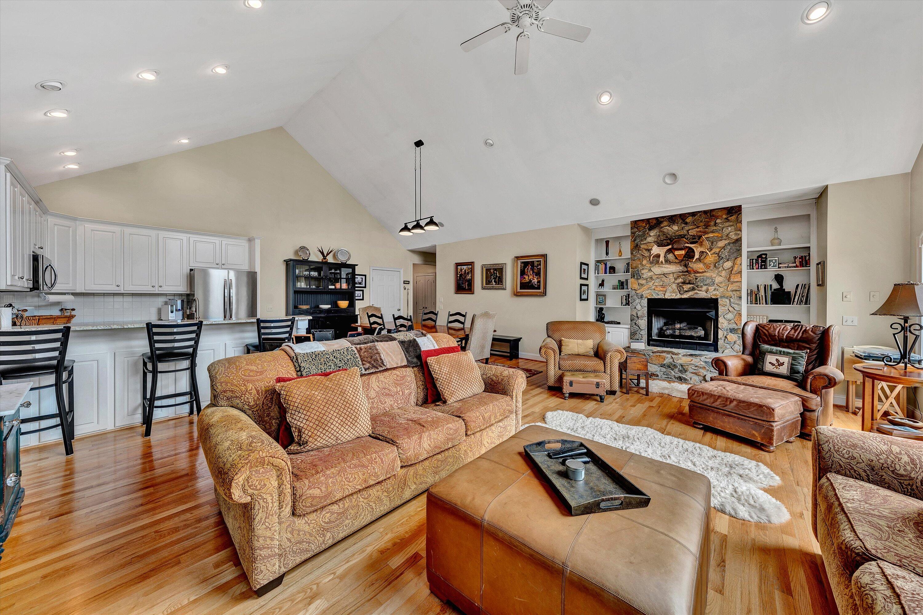 95 Piney Point LN