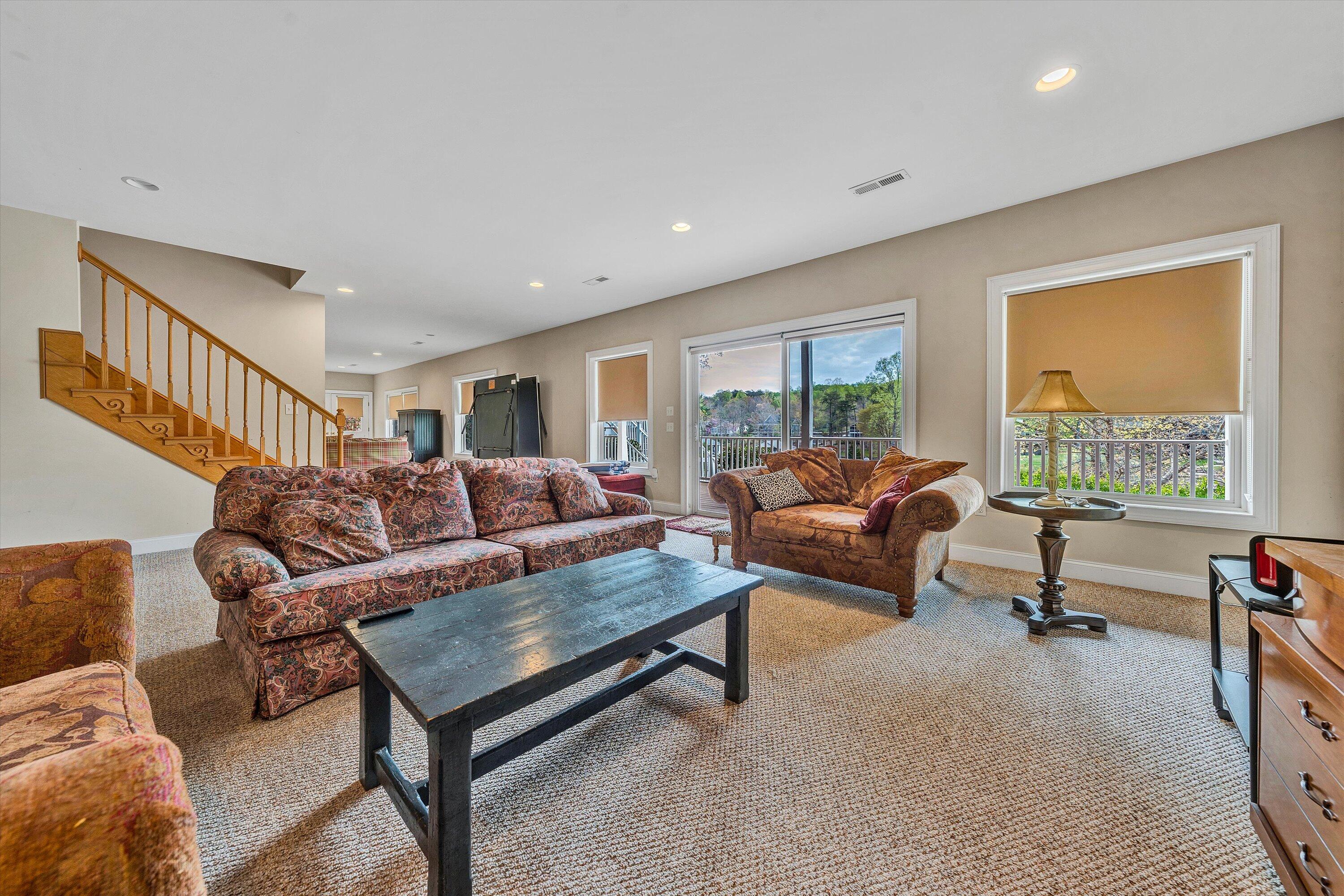 95 Piney Point LN