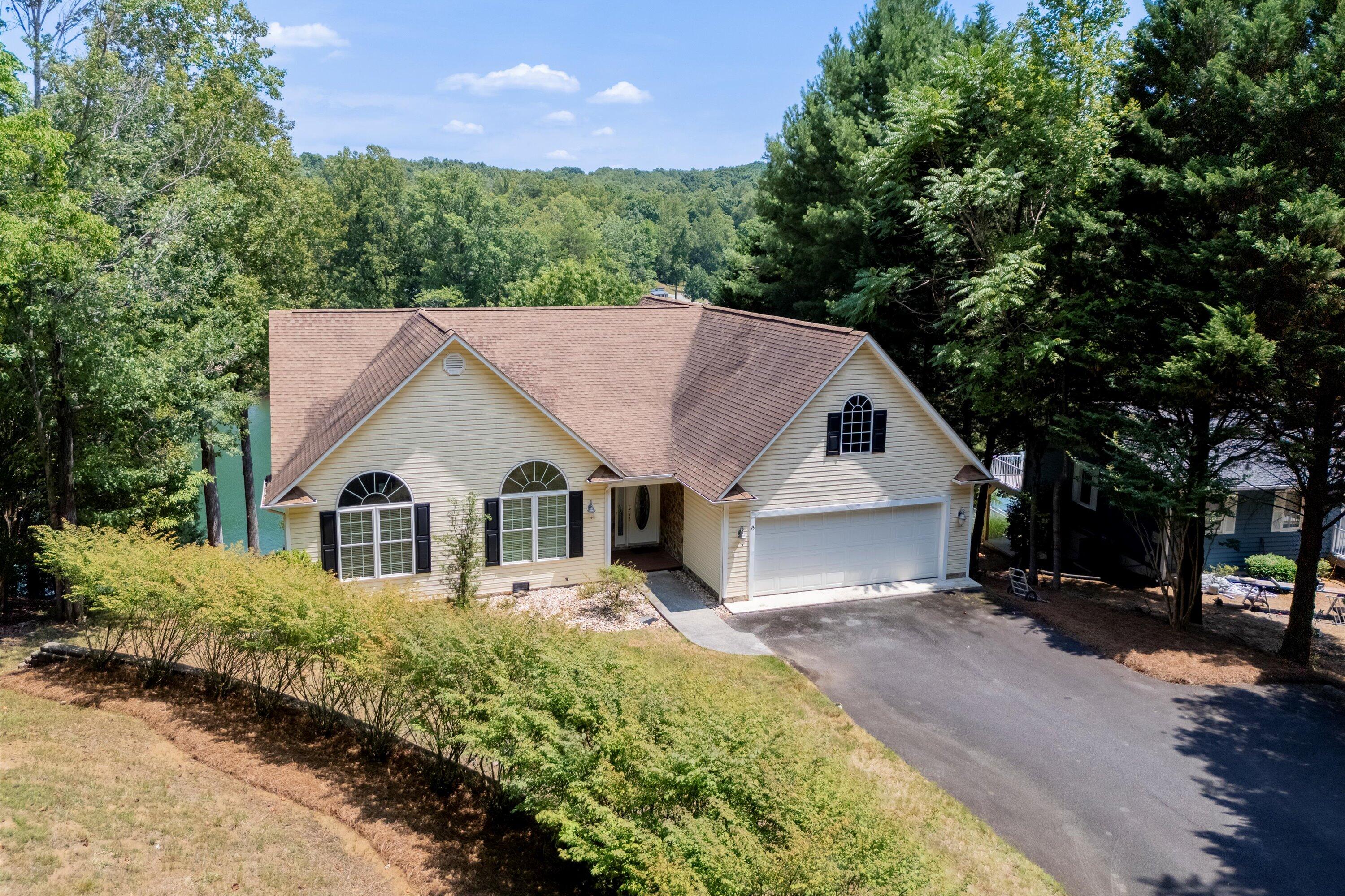 95 Piney Point LN