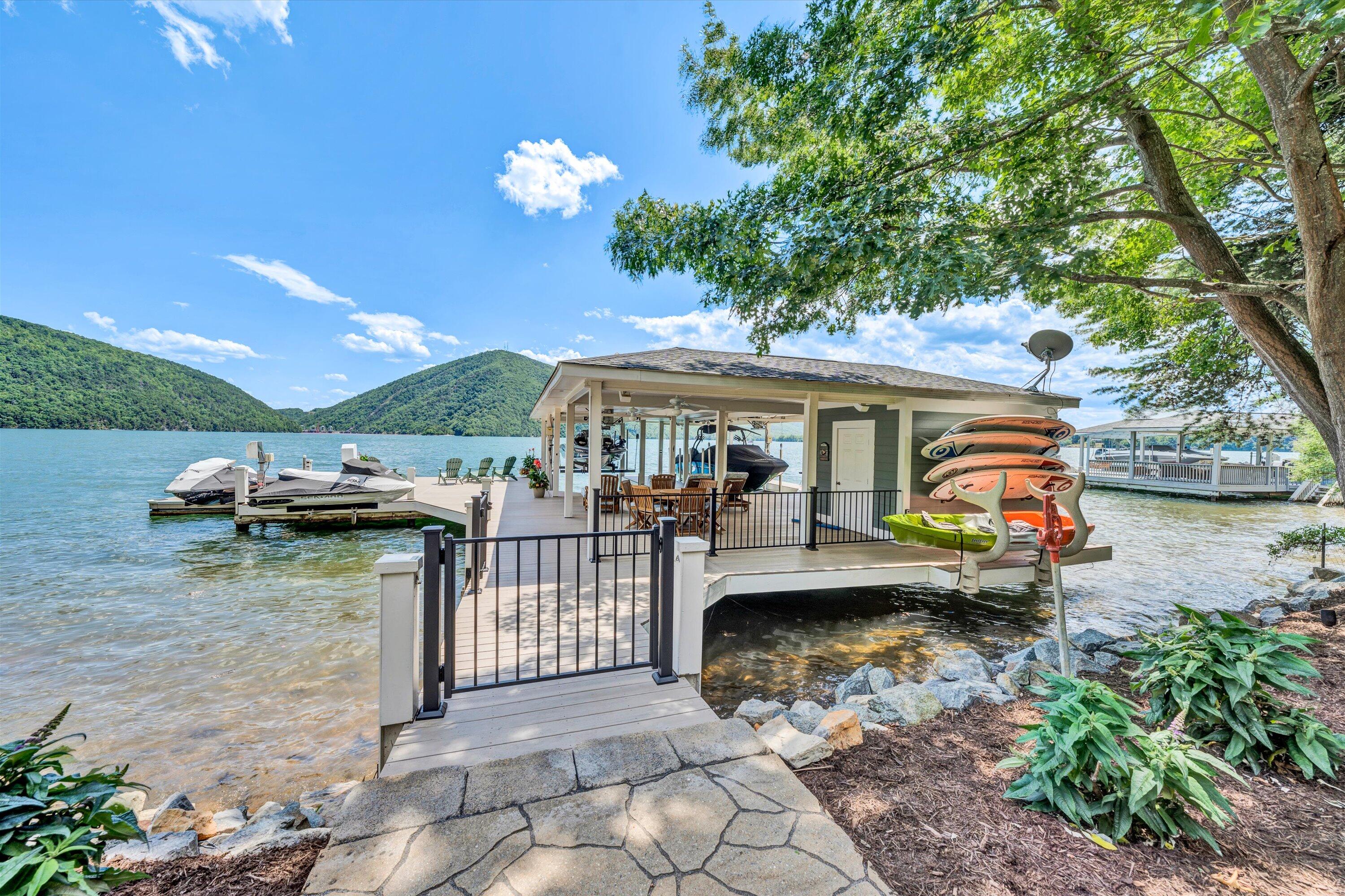 2353 Capewood DR