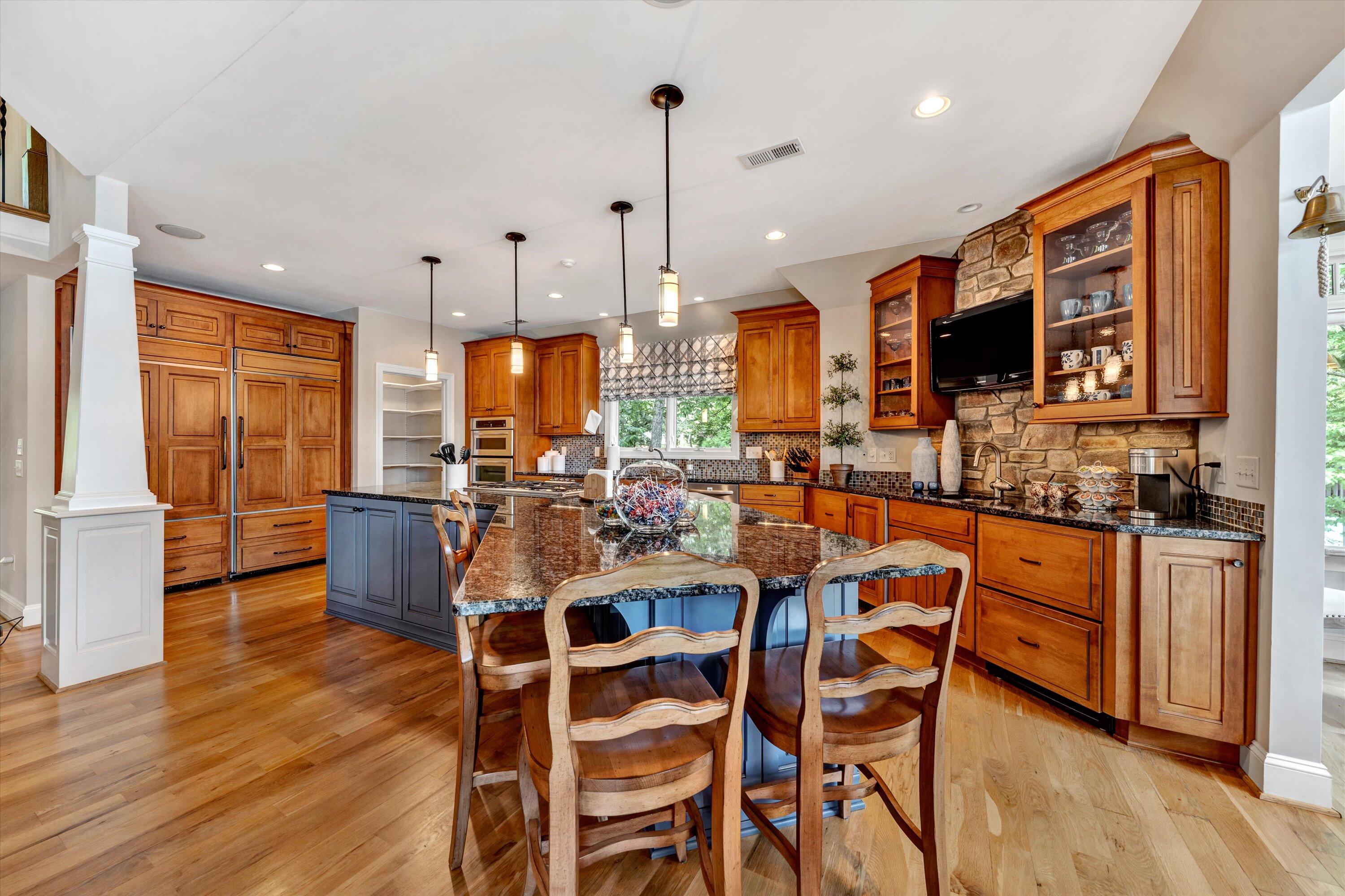 2353 Capewood DR