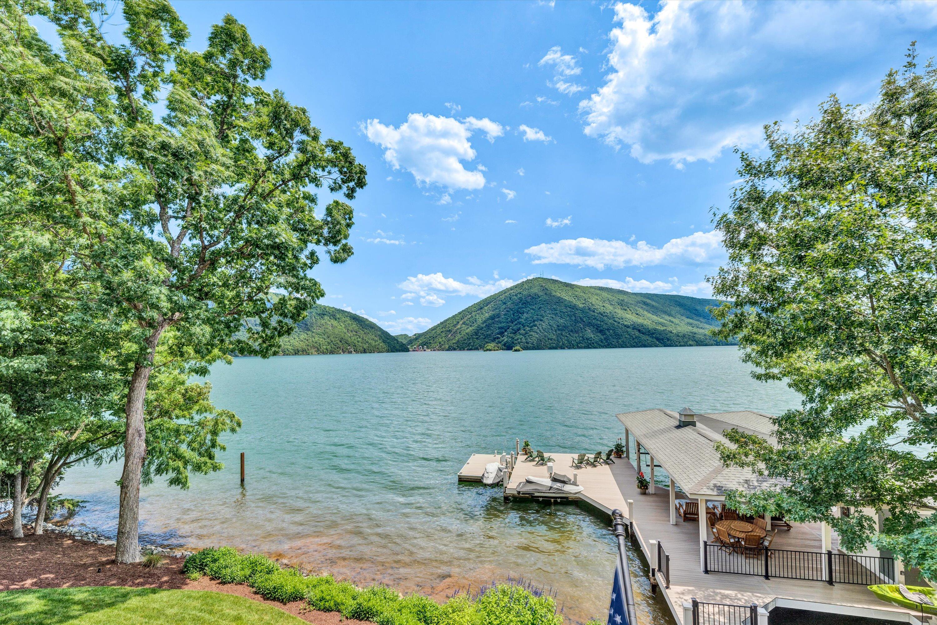 2353 Capewood DR