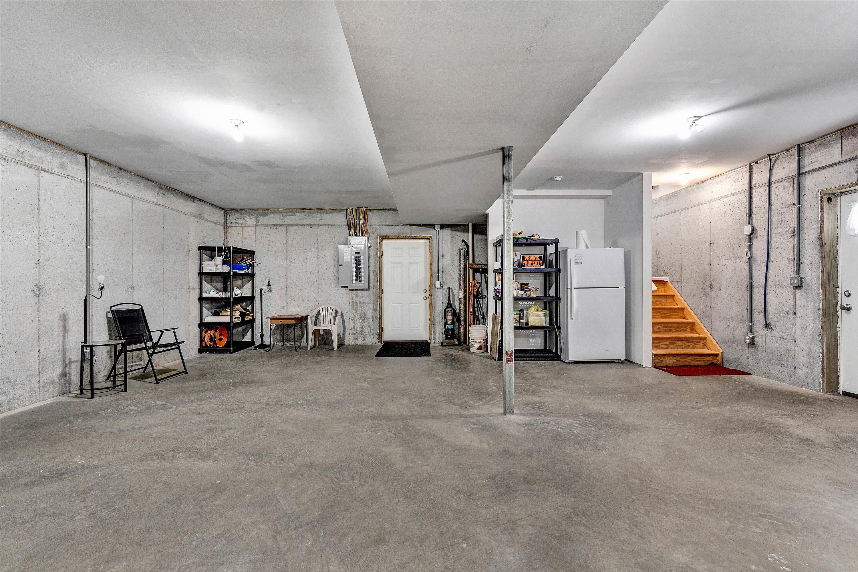 1177 Diamond AVE